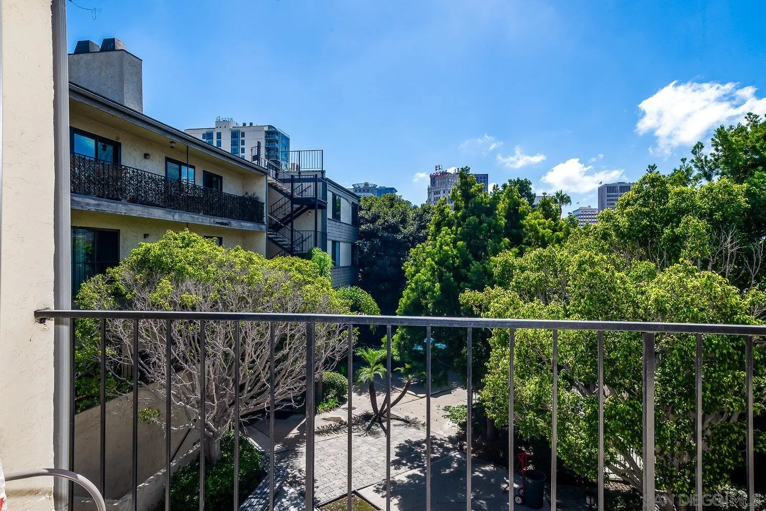 https://cdn.realtyfeed.com/cdn/127/260023742/9ef6561ec1b091da42d7a6290042ebf6.webp