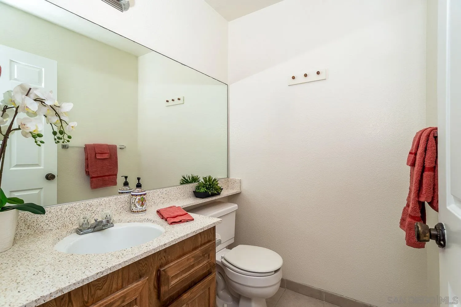 https://cdn.realtyfeed.com/cdn/127/260023742/a6d0efd2a8846188bed20538b4f910a7.webp