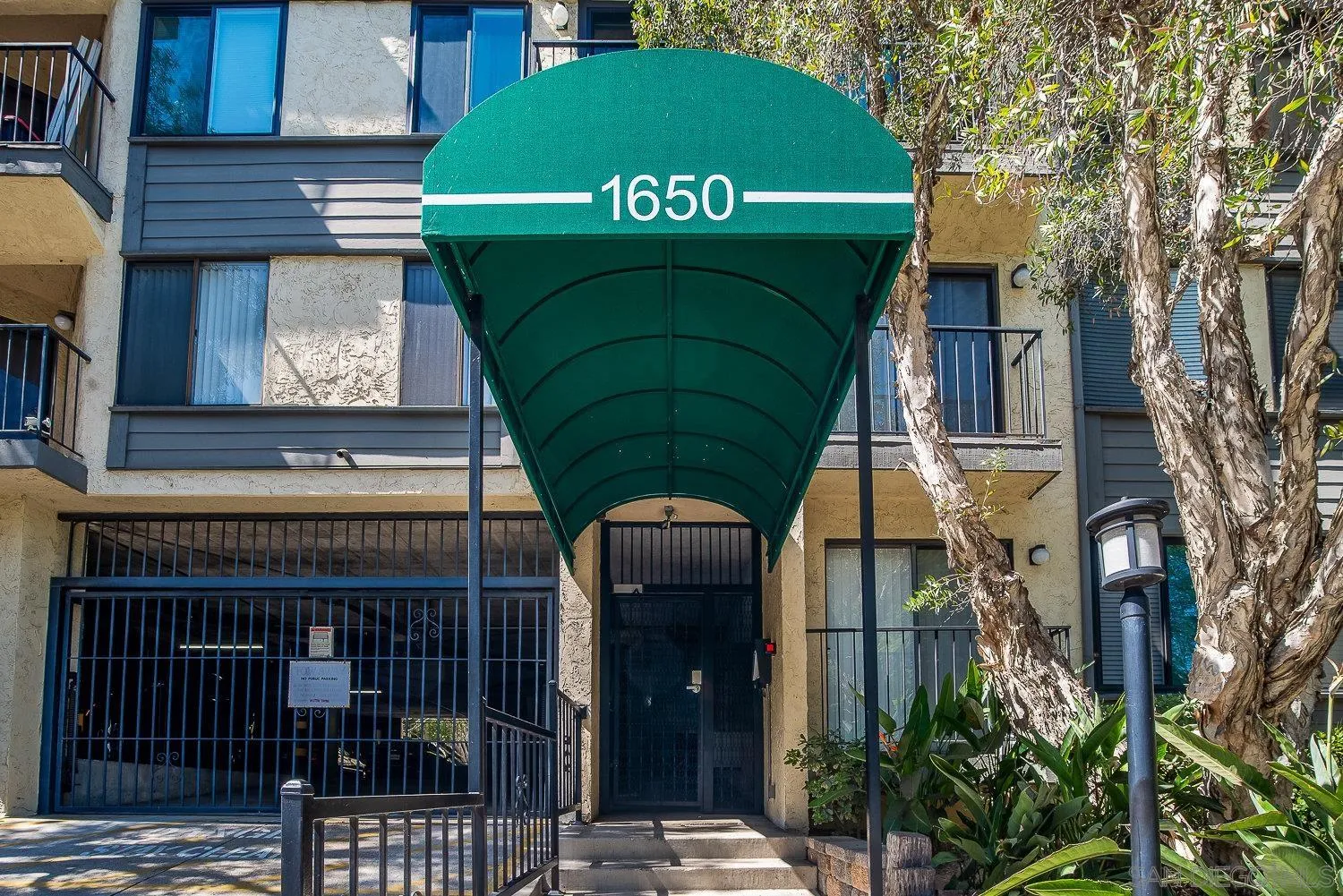 https://cdn.realtyfeed.com/cdn/127/260023742/fc42ef416ad20b95aaf3ce6b39500be3.webp