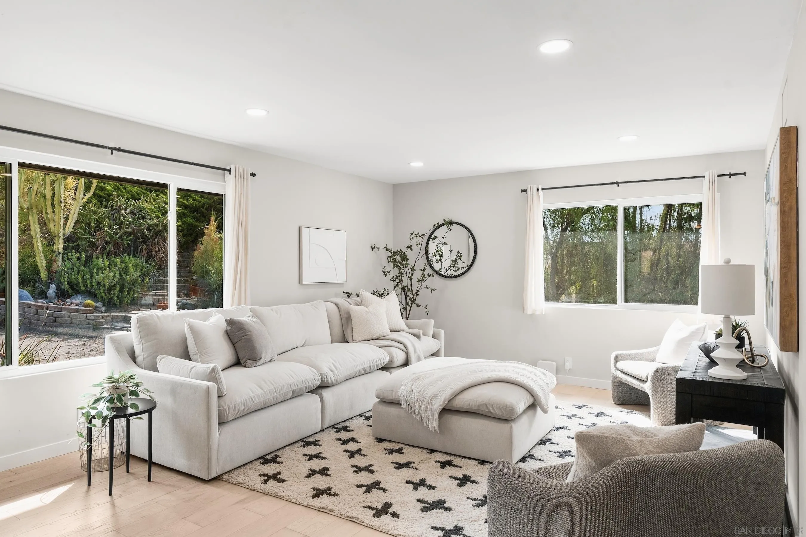 https://cdn.realtyfeed.com/cdn/127/260023757/90f18d89b44460848311a73f110d043f.webp