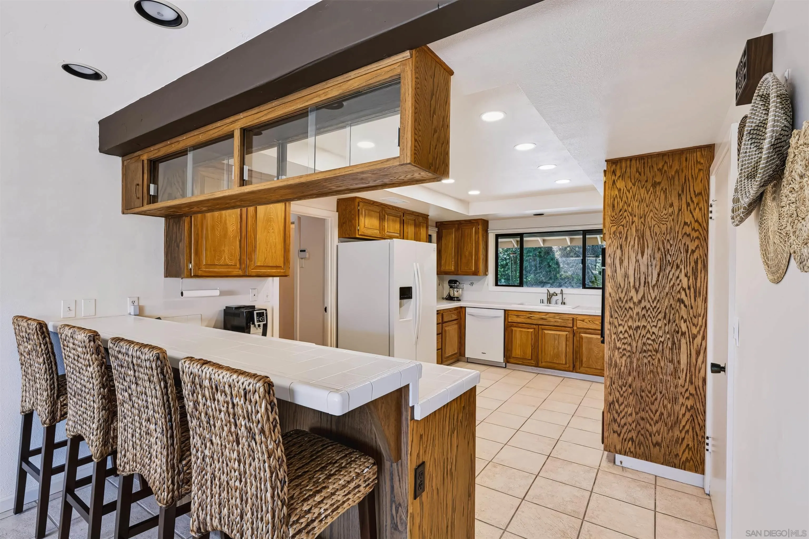 https://cdn.realtyfeed.com/cdn/127/260023760/12e98655b60c6db8a6ed73865b5acb8a.webp