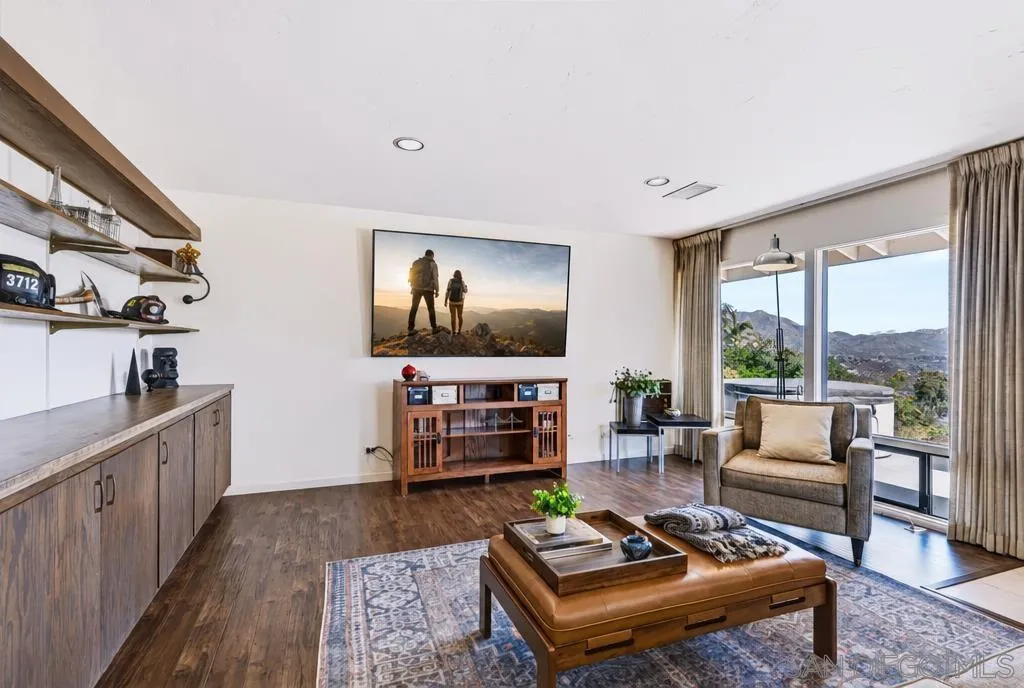 https://cdn.realtyfeed.com/cdn/127/260023760/9118e81f34b3e6dee4006a925b452607.webp