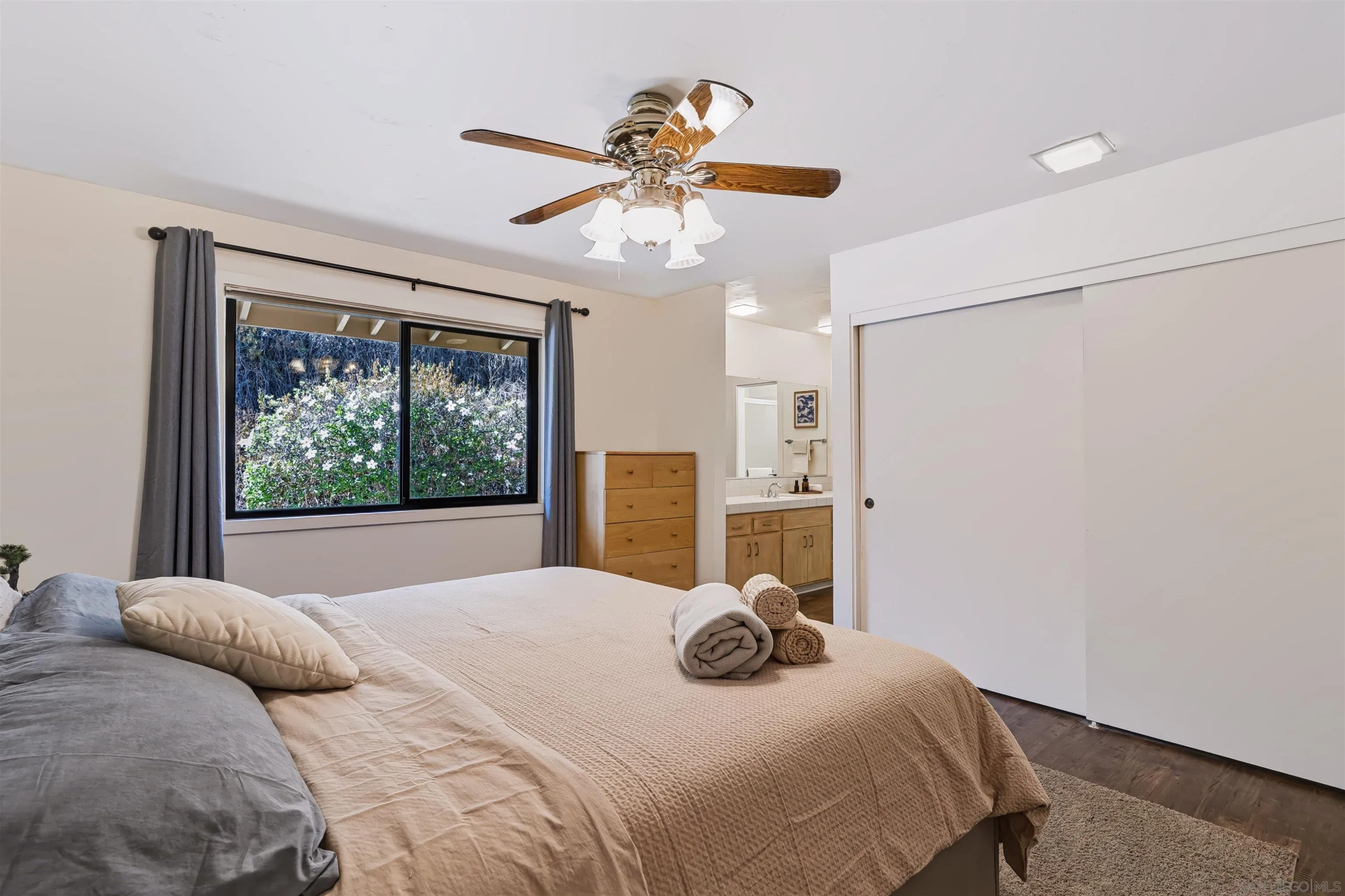 https://cdn.realtyfeed.com/cdn/127/260023760/95c3f6d2799aea387fcd4b17e401cbe4.webp