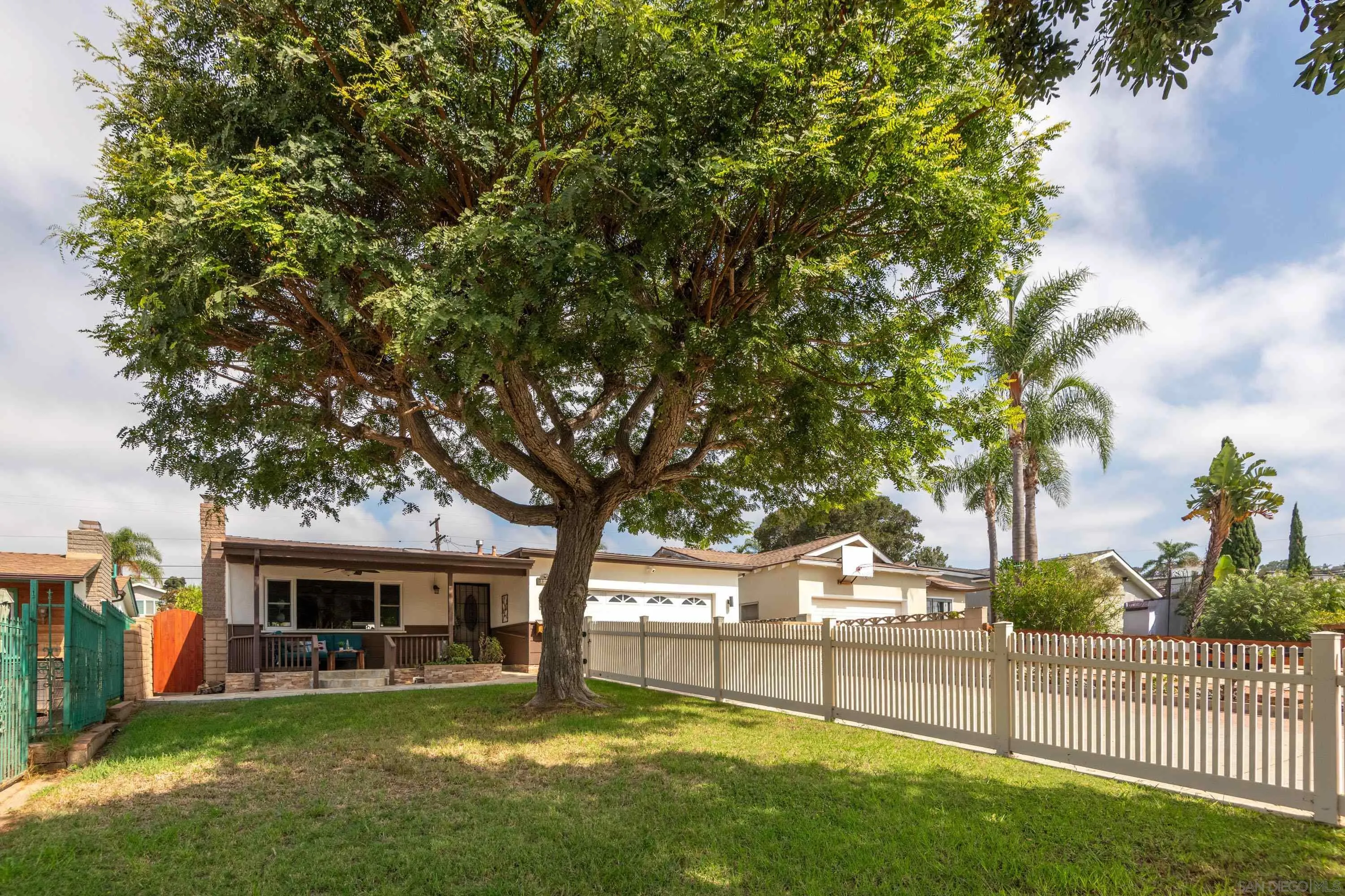 https://cdn.realtyfeed.com/cdn/127/260023762/4723d76389d95bc8570db80855ff5189.webp