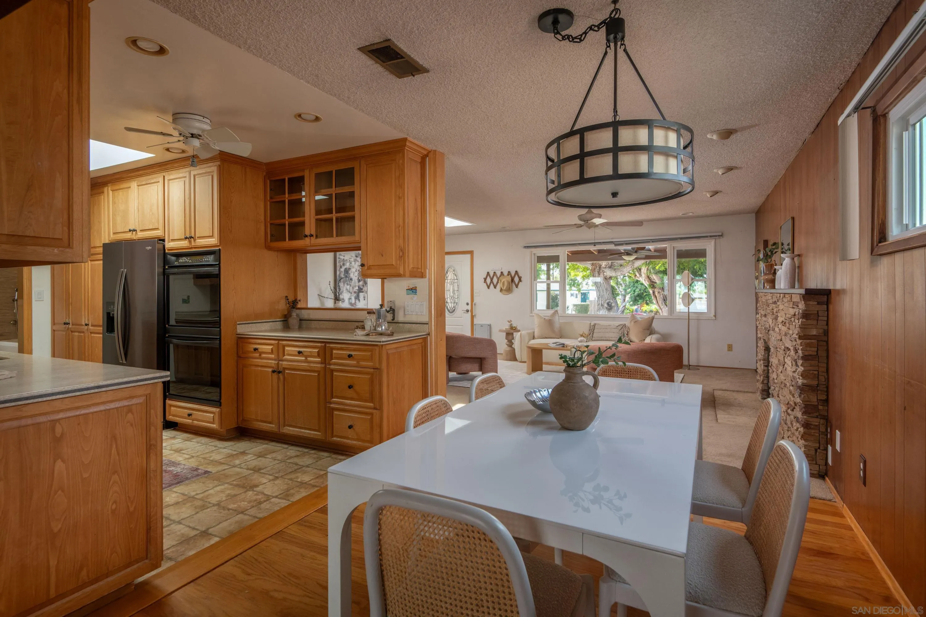 https://cdn.realtyfeed.com/cdn/127/260023762/4f070b399d390e1913d598b5d91ba05b.webp