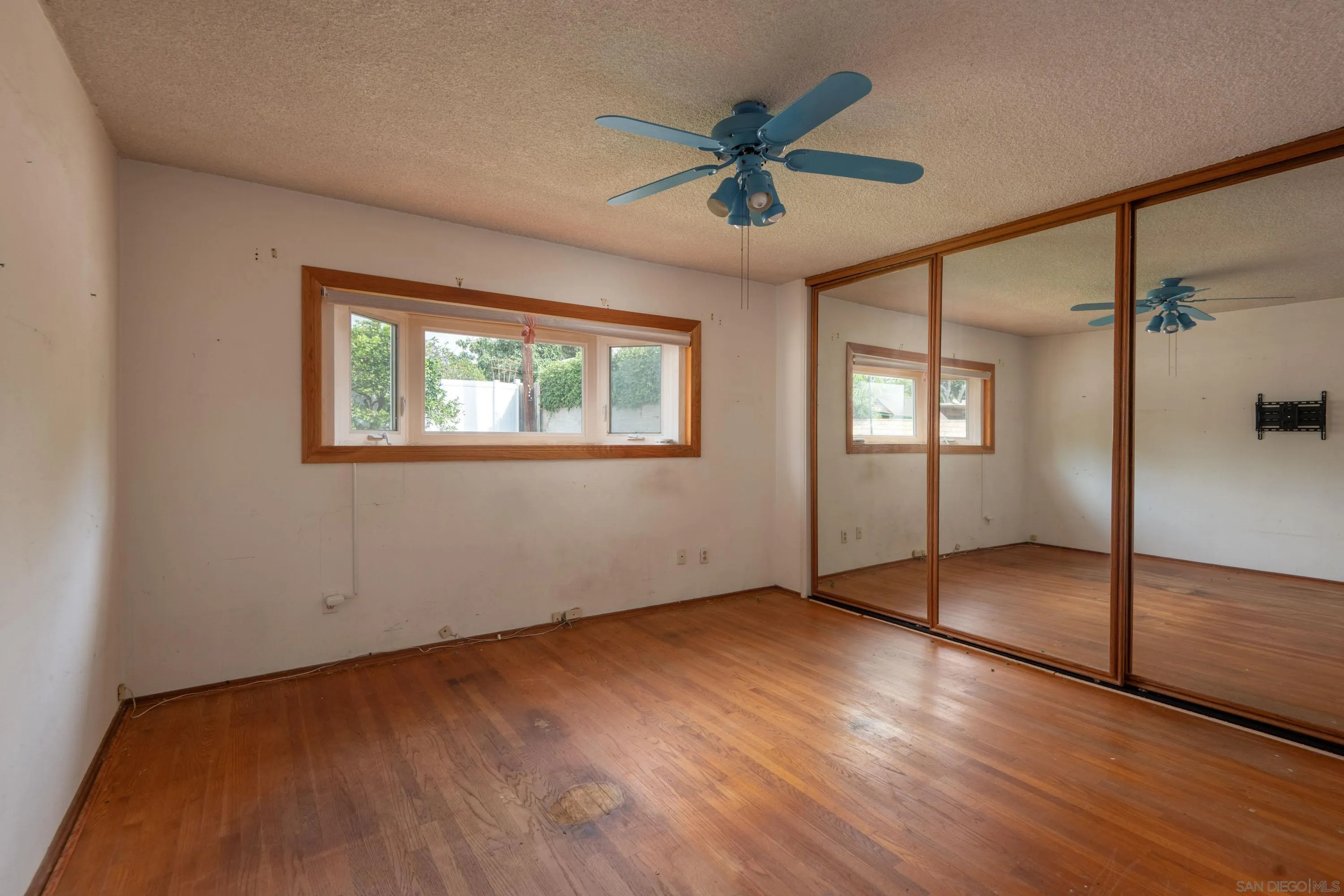 https://cdn.realtyfeed.com/cdn/127/260023762/5d2ea2ec64d80ec3ed577b7e5a85cad8.webp