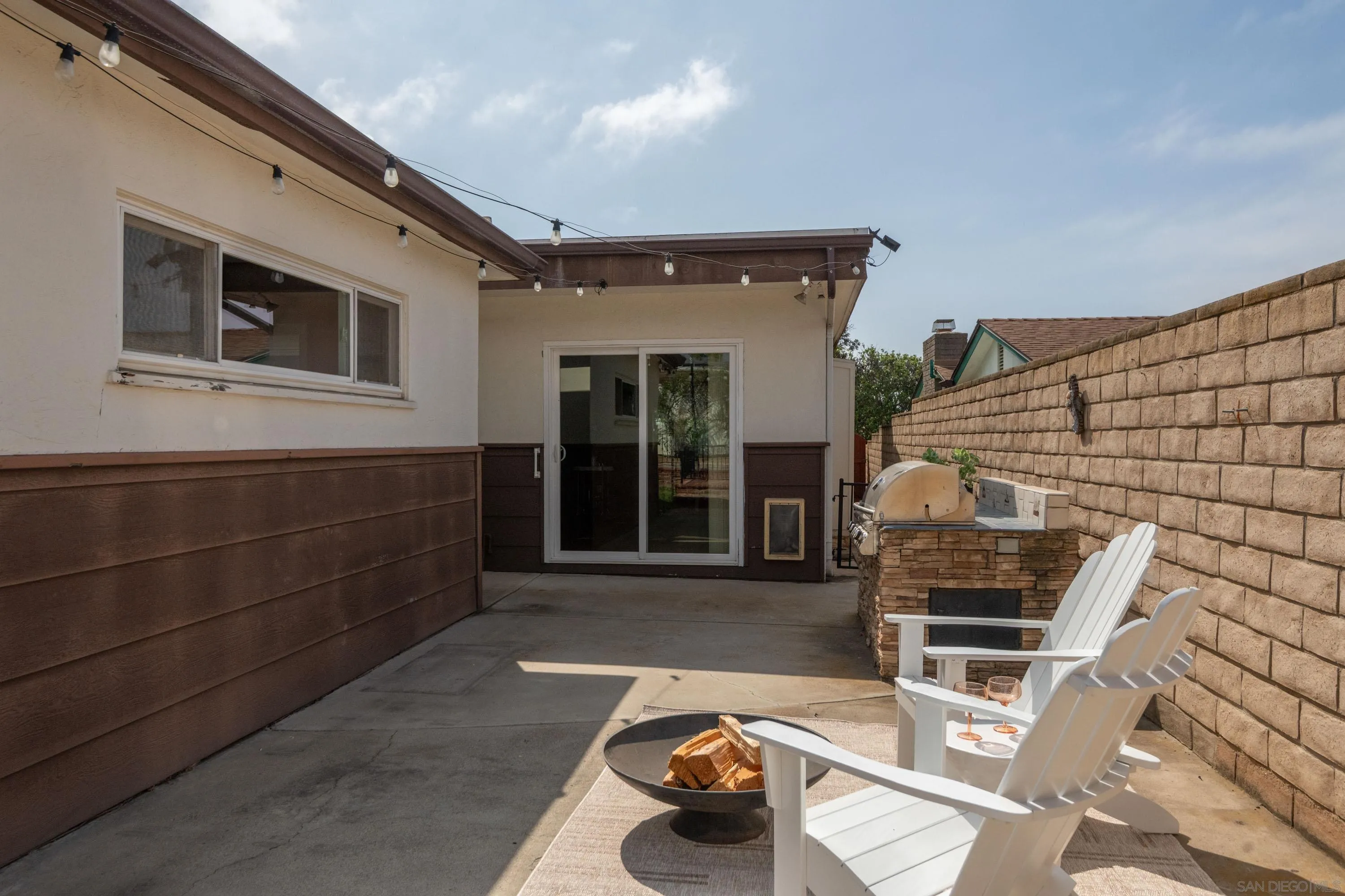 https://cdn.realtyfeed.com/cdn/127/260023762/89d9163d589681ff836f2eb55e430bff.webp