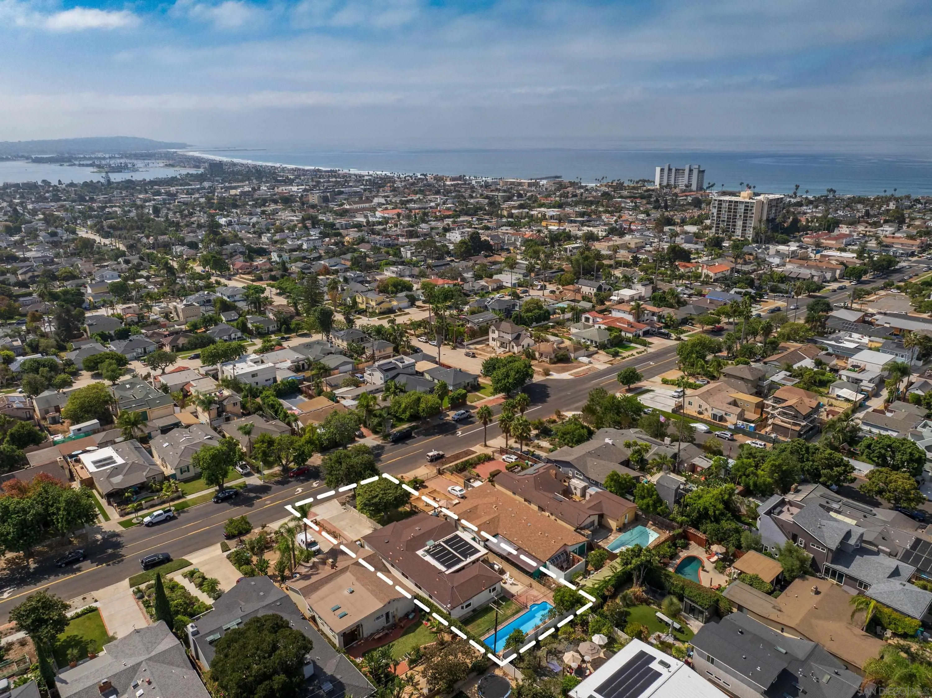 https://cdn.realtyfeed.com/cdn/127/260023762/a5ca116a3851f2d31c9f85527e7d355f.webp