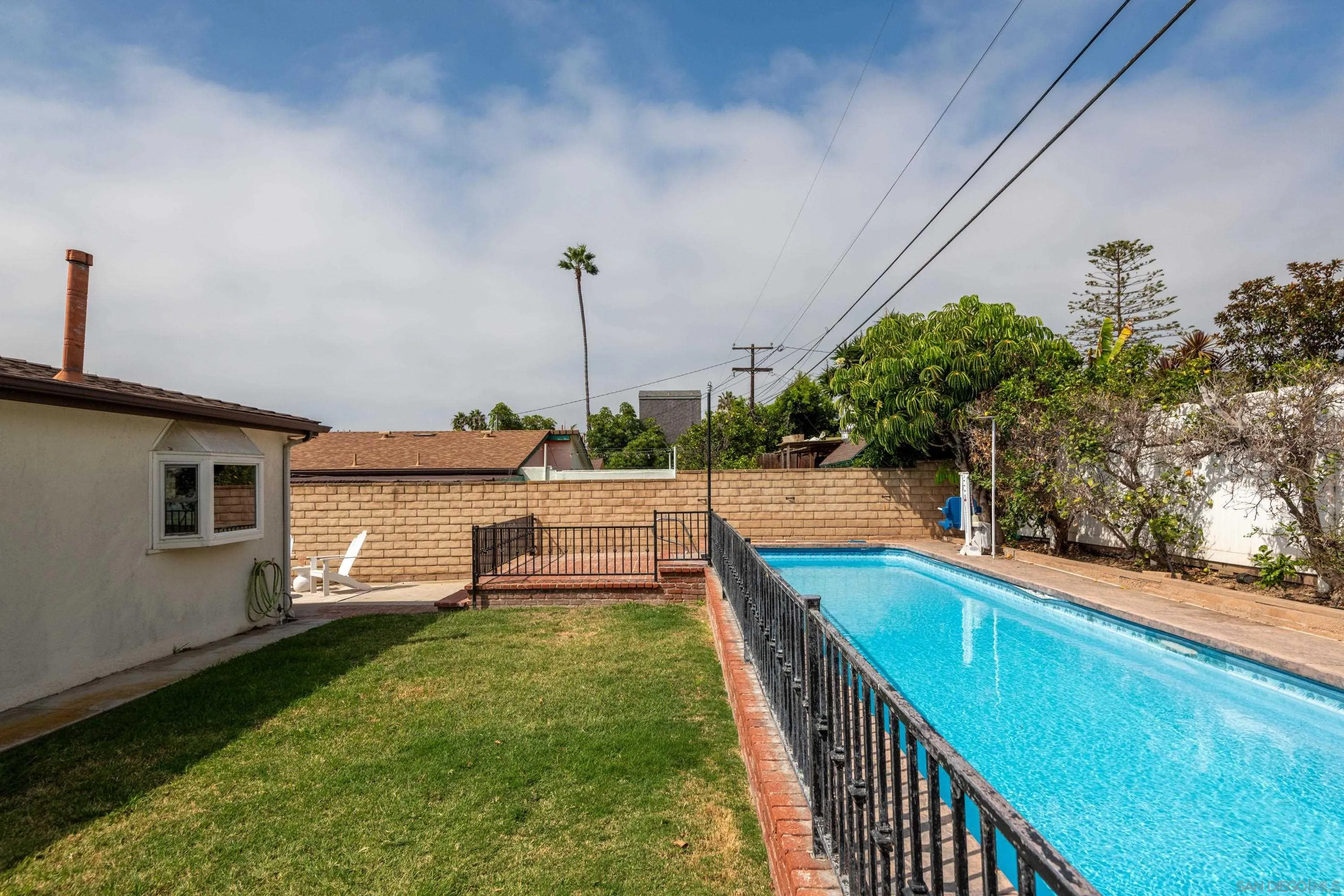 https://cdn.realtyfeed.com/cdn/127/260023762/ede824995d3295dcba53291f90bb26f4.webp