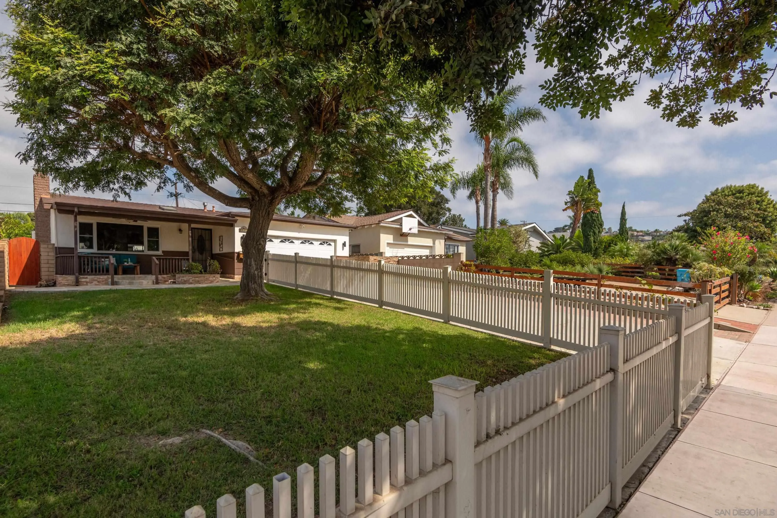 https://cdn.realtyfeed.com/cdn/127/260023762/f7662f78f34a17473d63301dd14a49c1.webp