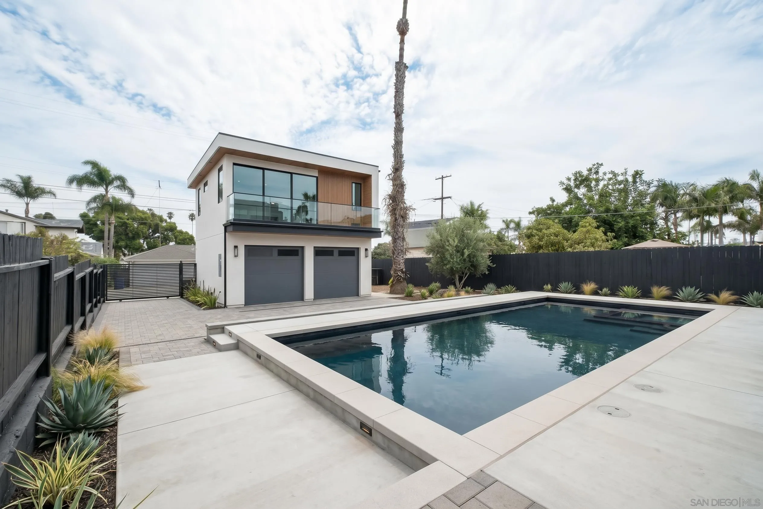 https://cdn.realtyfeed.com/cdn/127/260023773/1909d09db648b9360df1c4f83ec4e0c3.webp