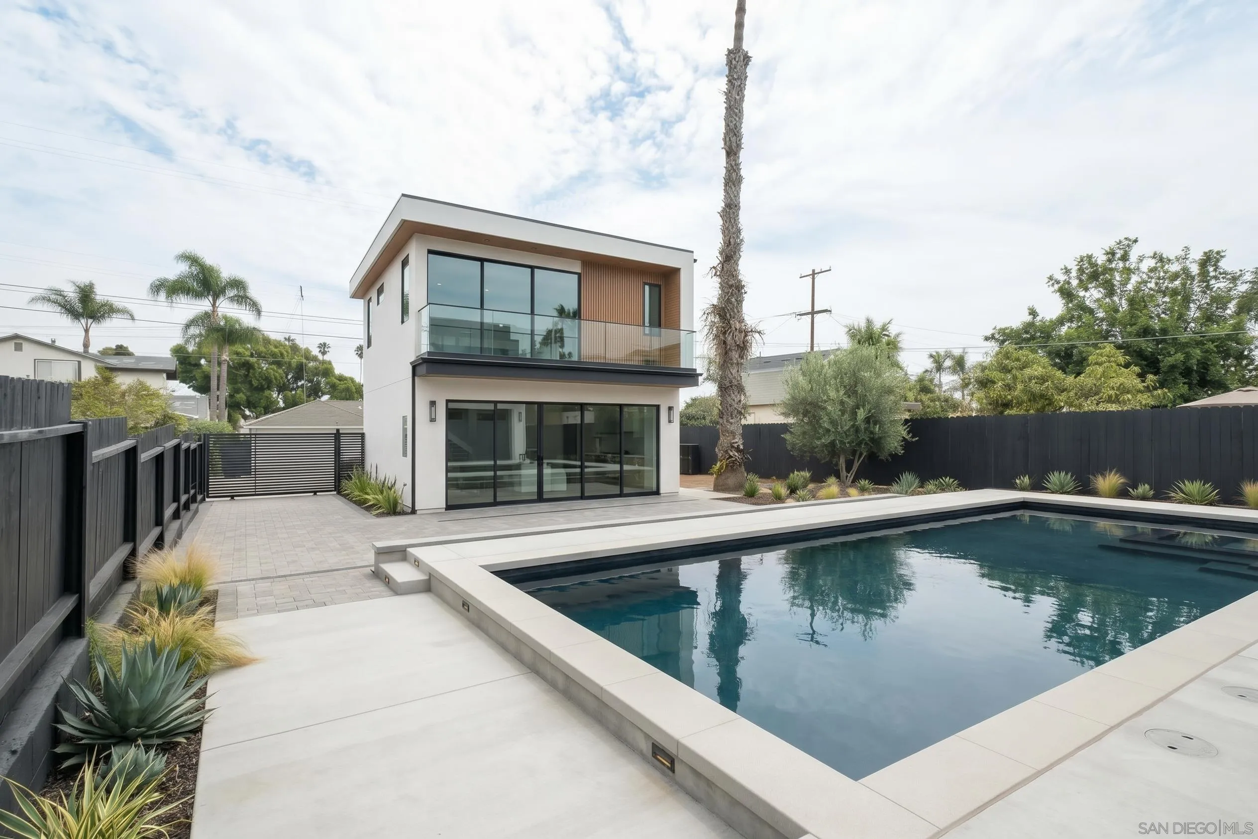 https://cdn.realtyfeed.com/cdn/127/260023773/ec43c2b8b8ca1ced3a9db075d181a433.webp