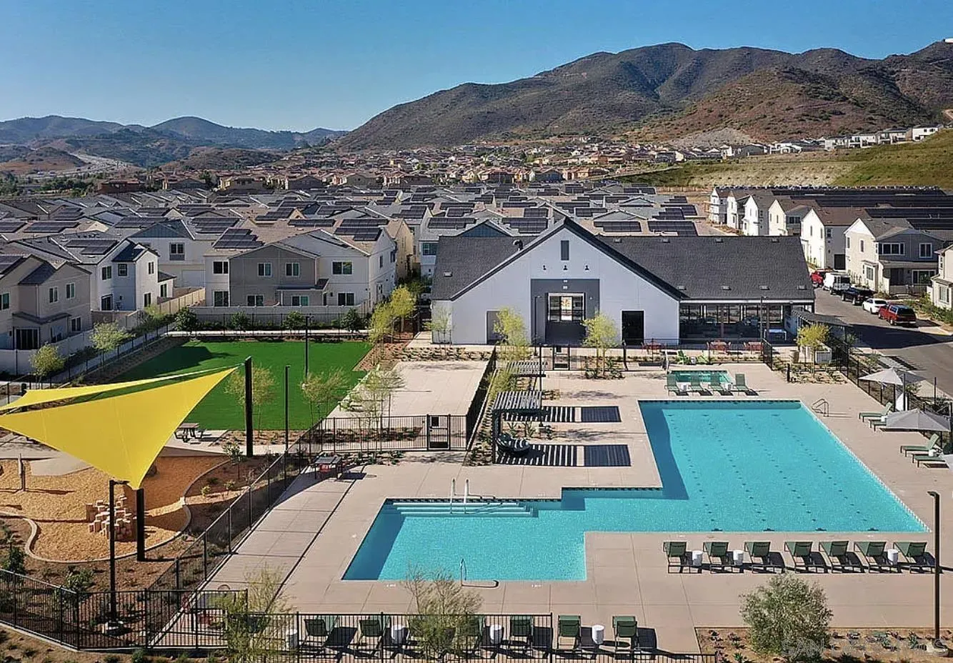 https://cdn.realtyfeed.com/cdn/127/260023775/6bc84878f2f1ba3de13c9d92b7018819.webp
