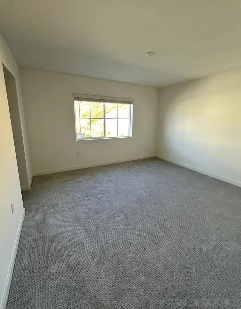 https://cdn.realtyfeed.com/cdn/127/260023775/ef178cae00941145390895b8825c0a46.webp