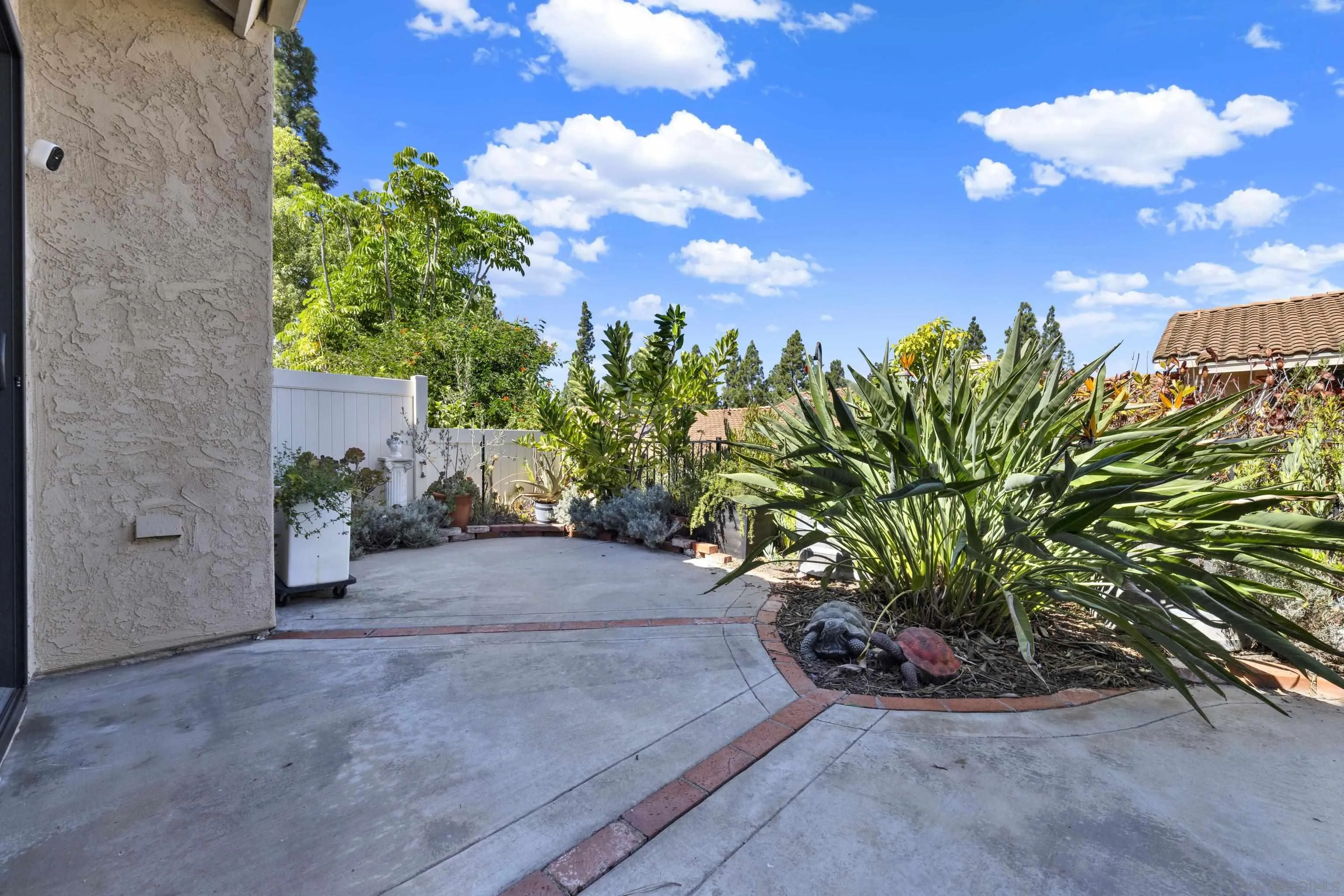 https://cdn.realtyfeed.com/cdn/127/260023787/9510e831dd7f04b10a6a38991ee2cc5c.webp
