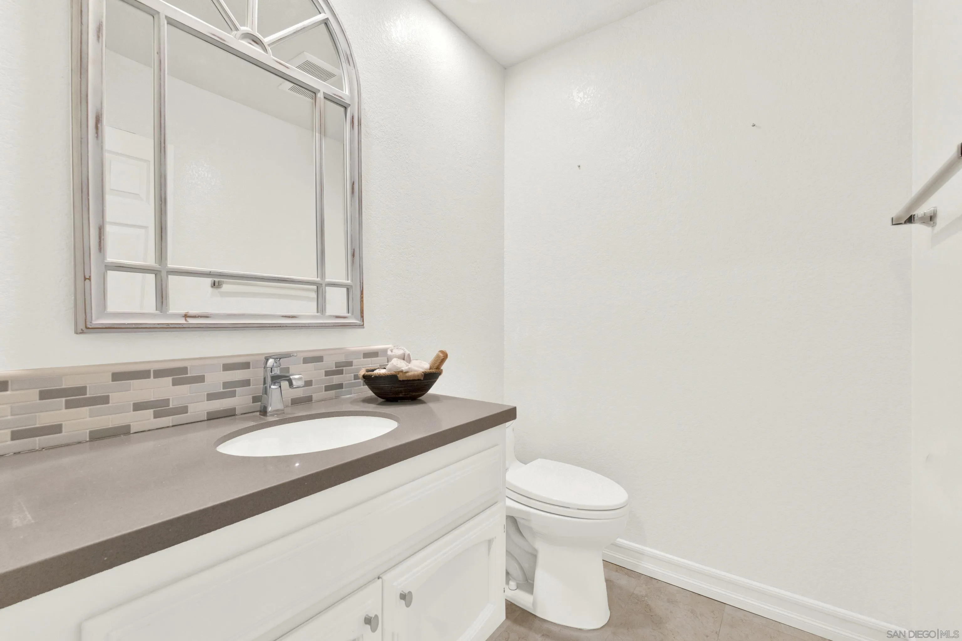 https://cdn.realtyfeed.com/cdn/127/260023787/9c0f9ad2276a4d9fc83f6fecf03c4fd6.webp
