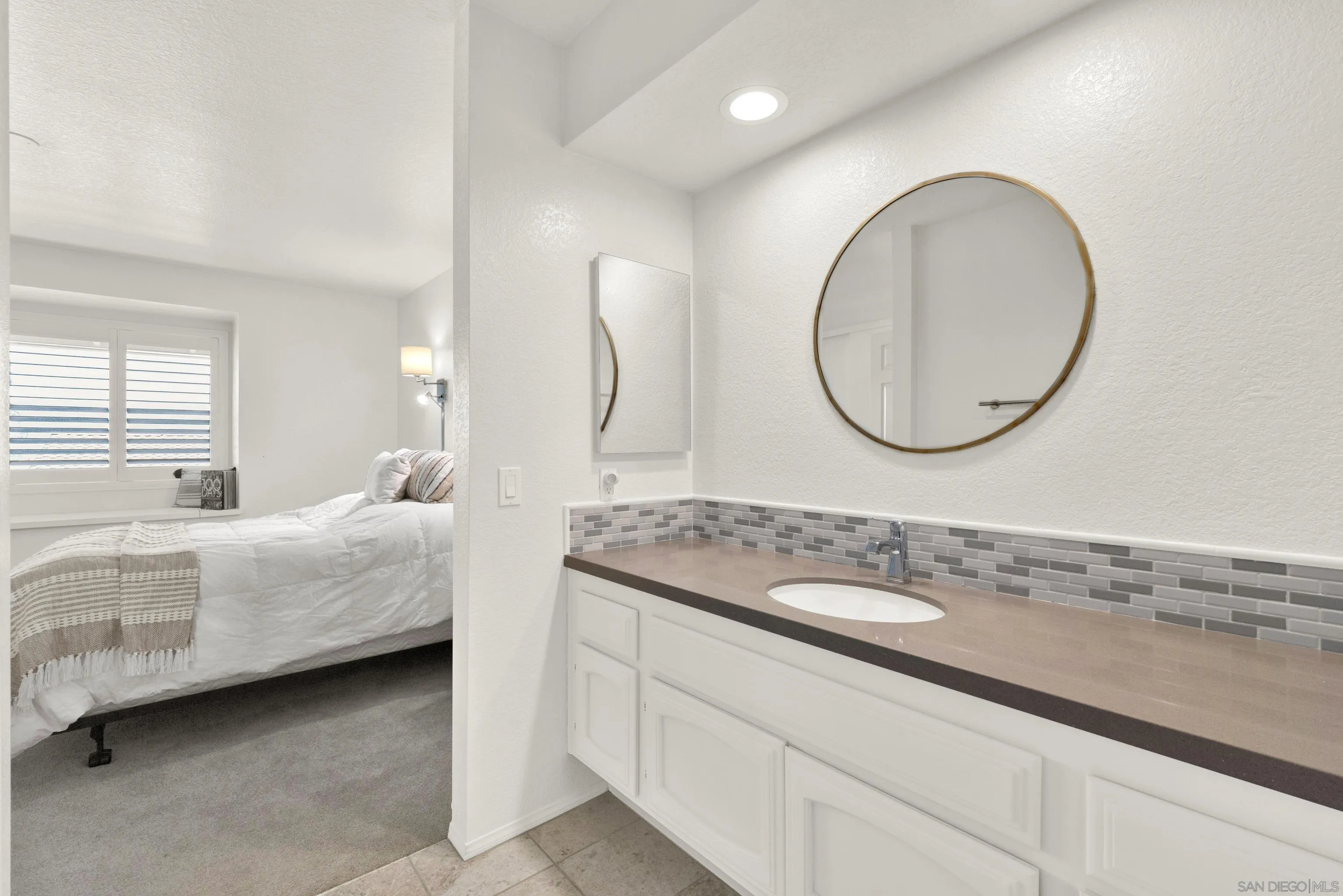 https://cdn.realtyfeed.com/cdn/127/260023787/f2e5446e9ca9e0068d5108ee52b3459d.webp
