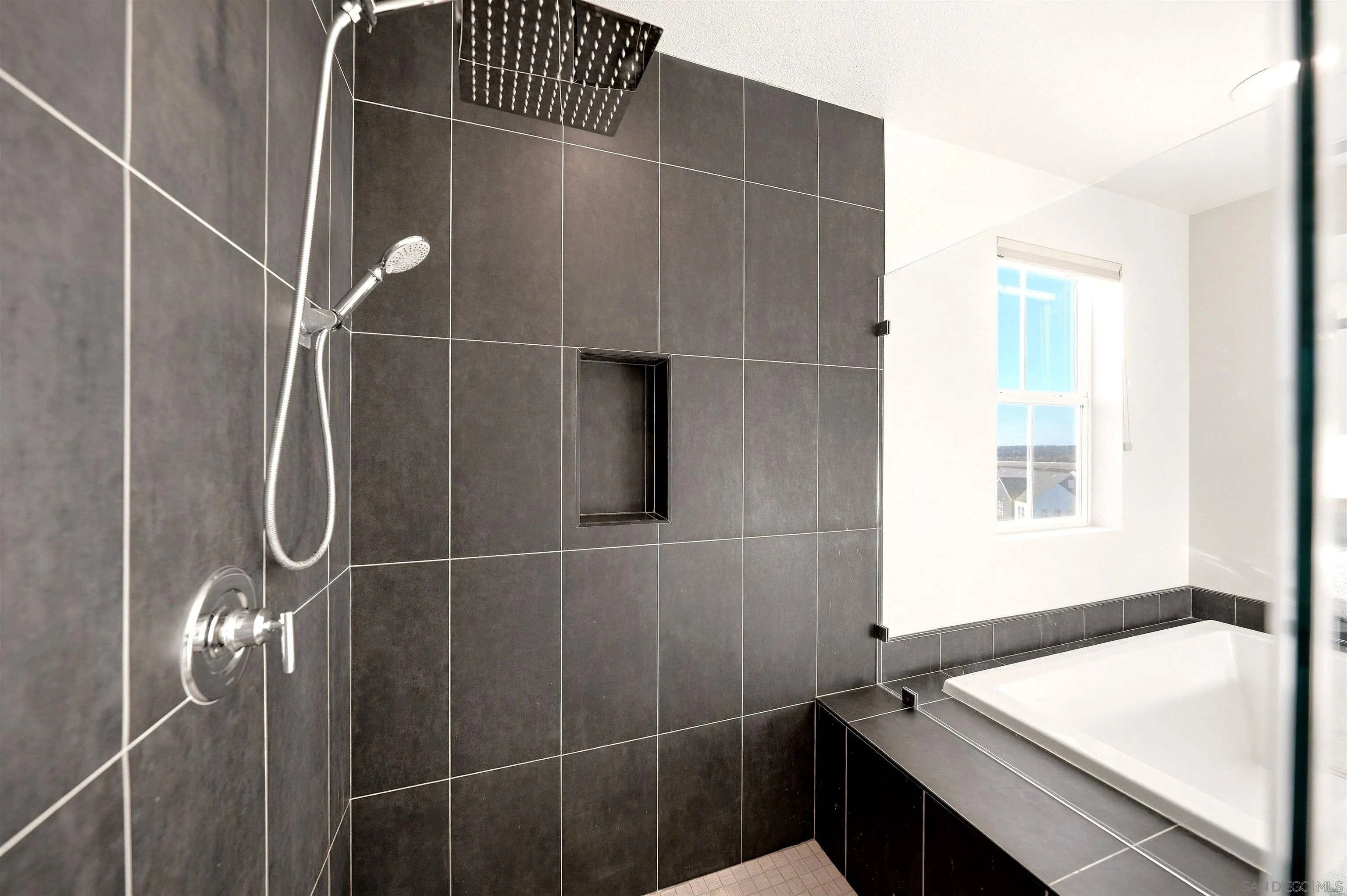 https://cdn.realtyfeed.com/cdn/127/260023789/25ca9b85ff370fd376cf83acf109fe48.webp