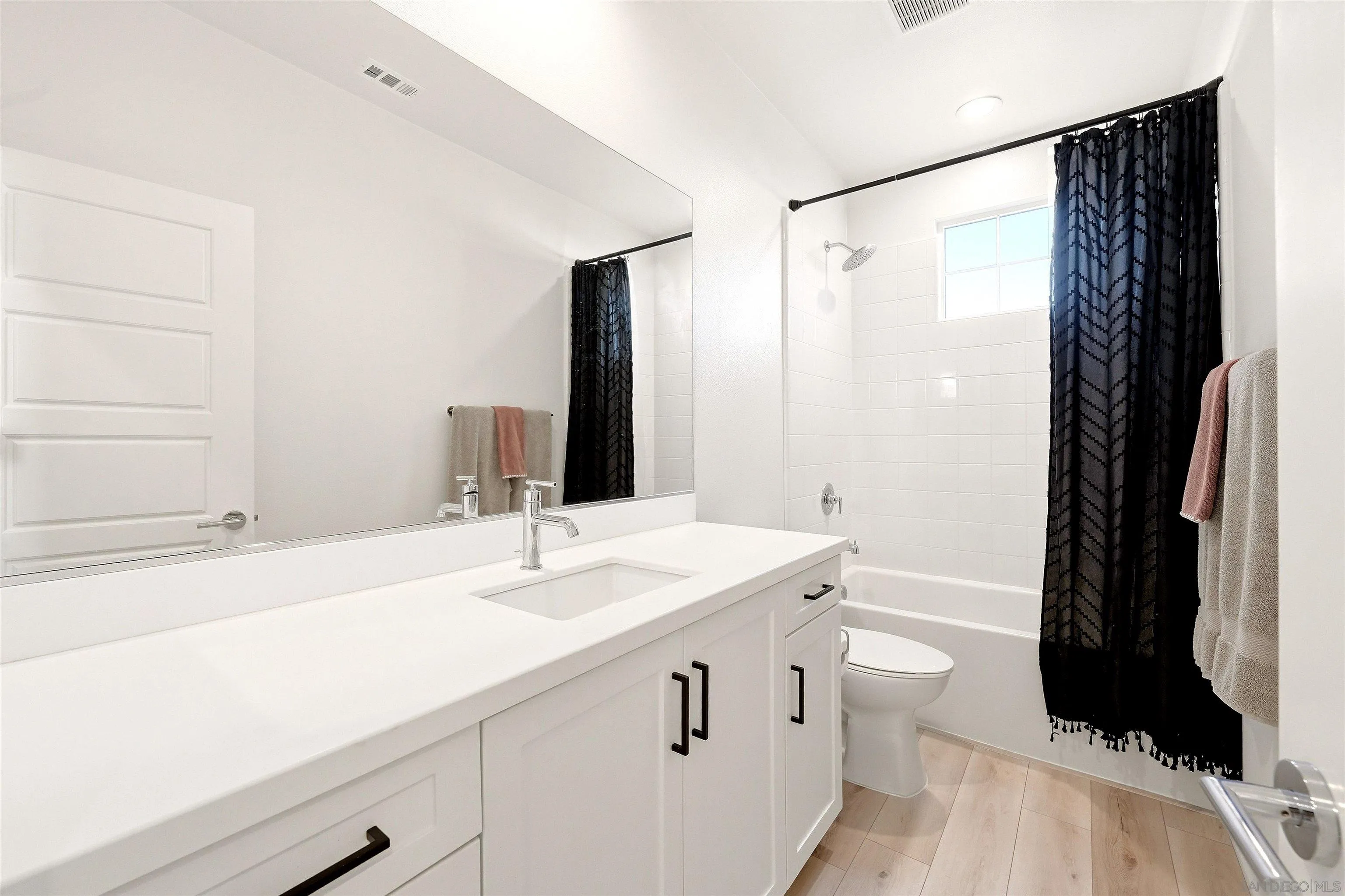 https://cdn.realtyfeed.com/cdn/127/260023789/260b139ffc77ad33012e5b67a63102e4.webp