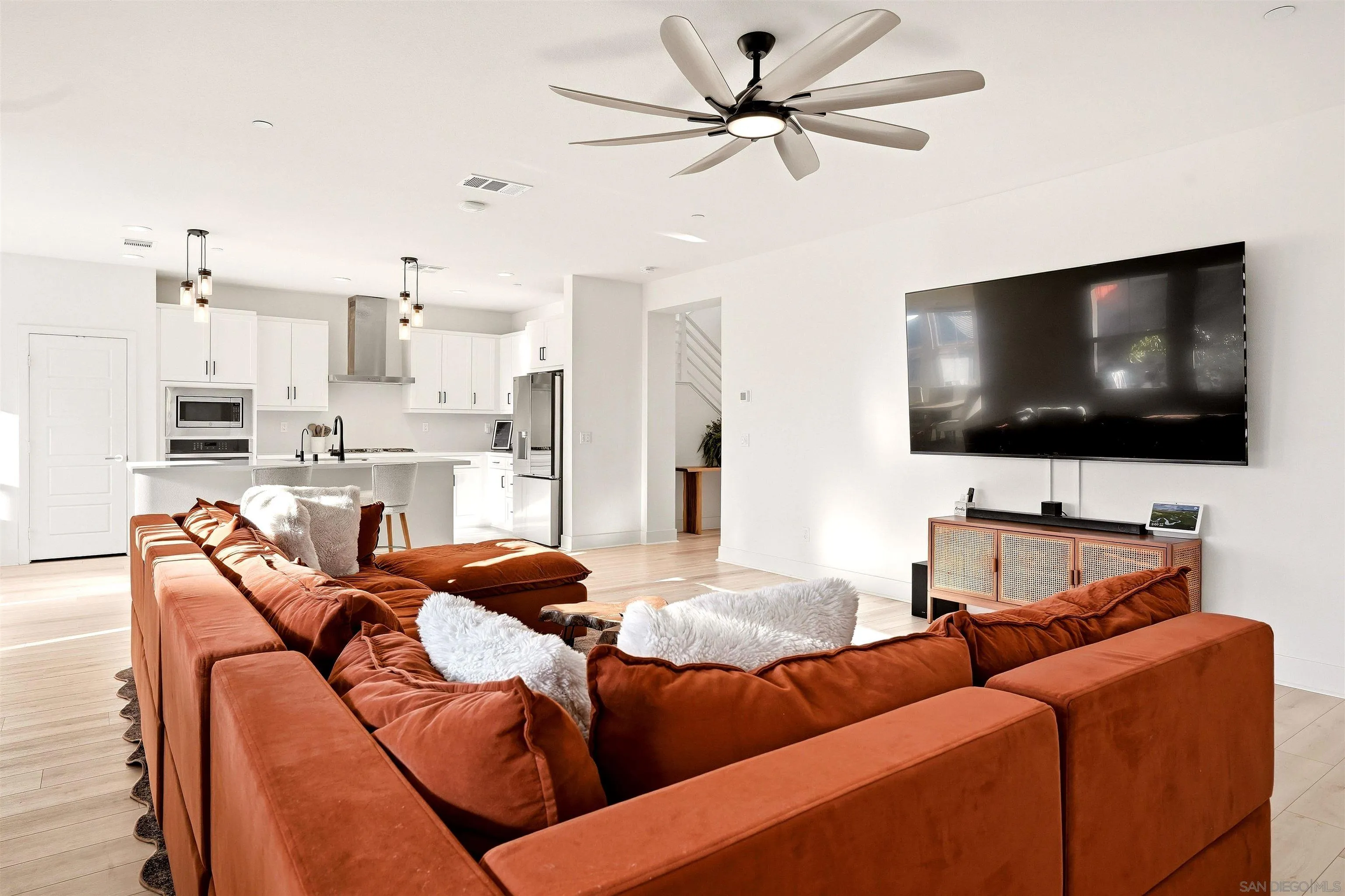 https://cdn.realtyfeed.com/cdn/127/260023789/5db152bde6182b0d3a673c0464b40cce.webp