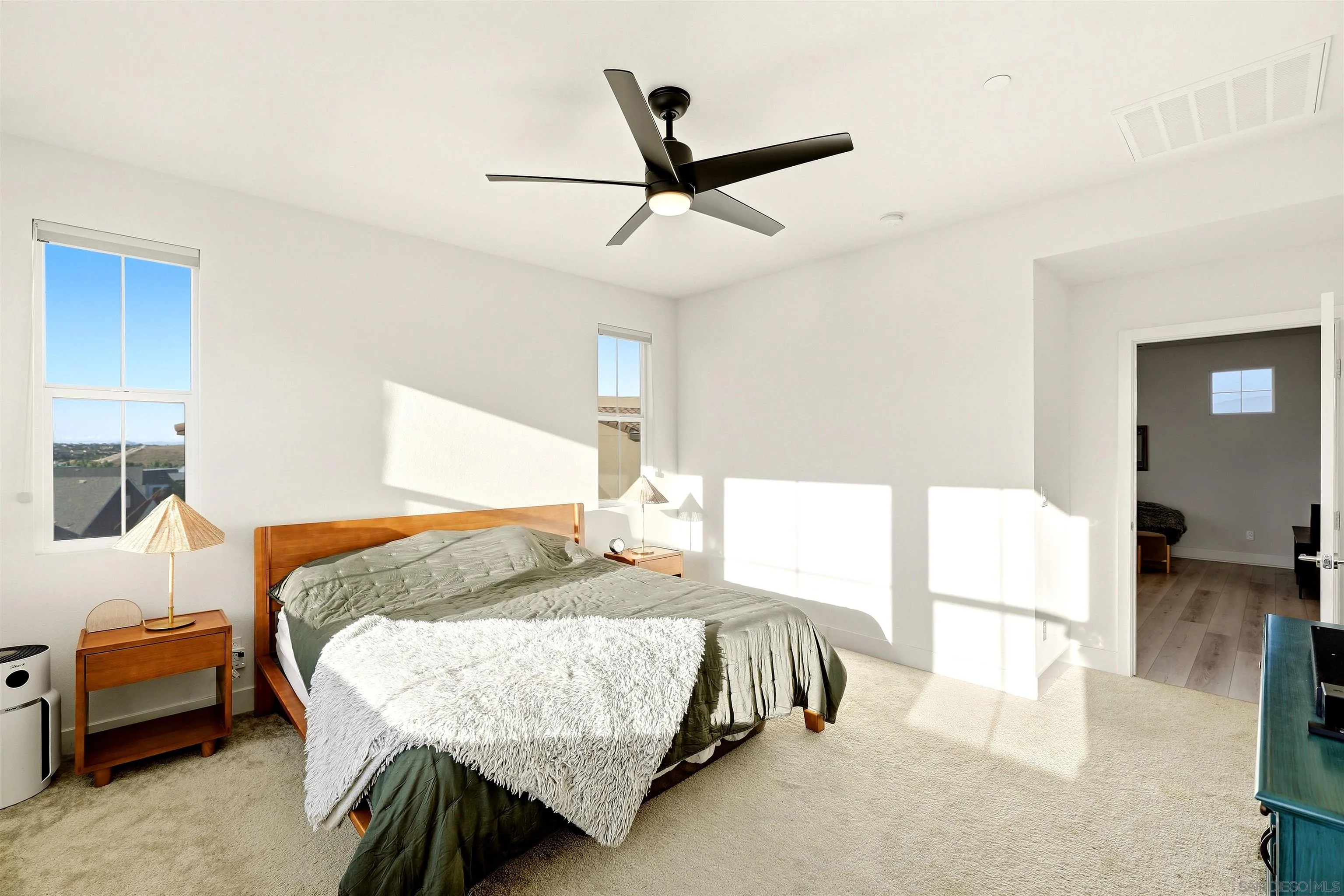 https://cdn.realtyfeed.com/cdn/127/260023789/db7a5b83d21b17d1c08d6c84ddbcd43e.webp