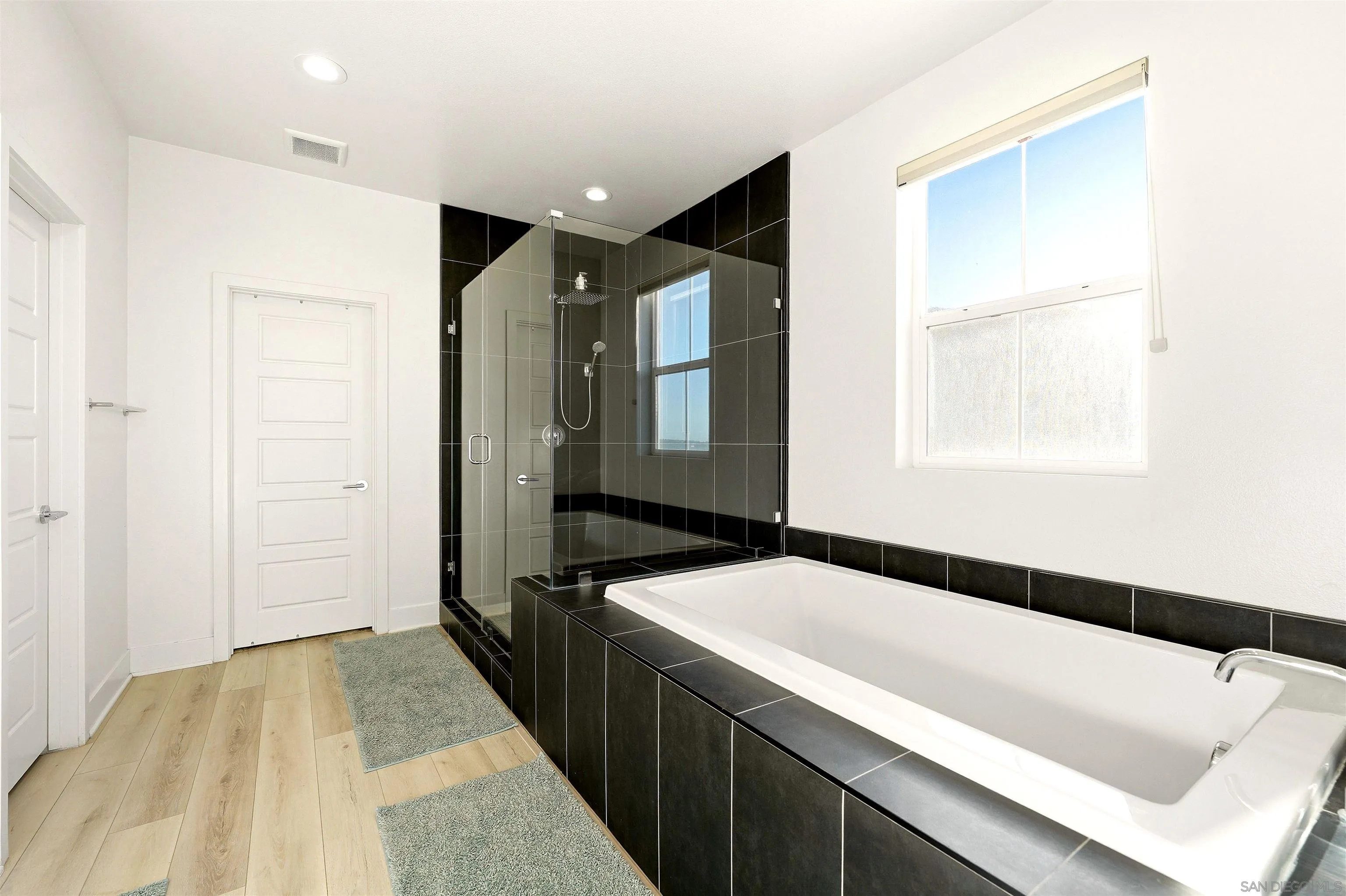 https://cdn.realtyfeed.com/cdn/127/260023789/f39a947017edeea15b8561c01cd64a0a.webp