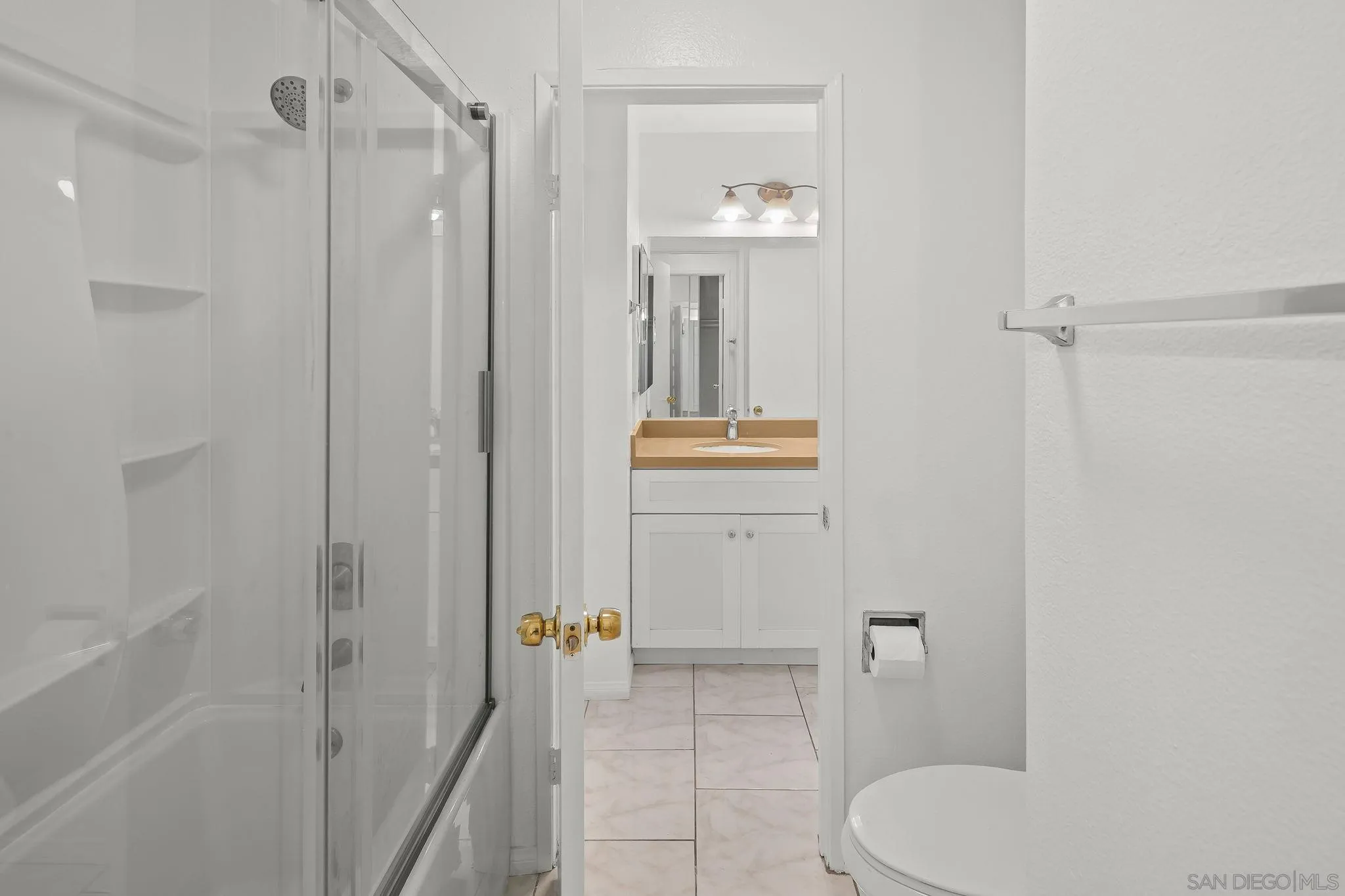 Photo #9: 2600238 Listing: Photo #9