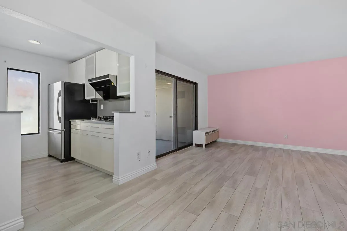 https://cdn.realtyfeed.com/cdn/127/260023808/00105d4307736897bbf812fb4cc14423.webp