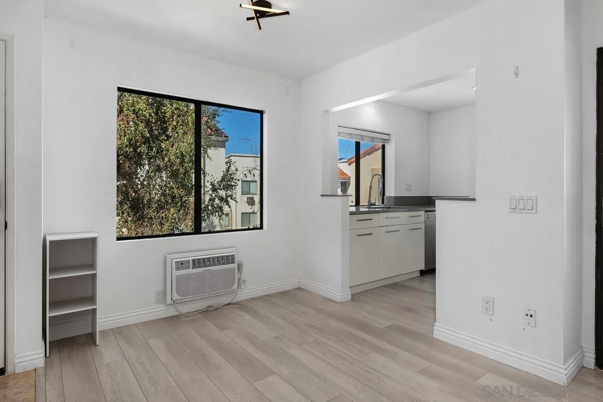 https://cdn.realtyfeed.com/cdn/127/260023808/1b68849898343f22e8b8b5c7f4da0678.webp