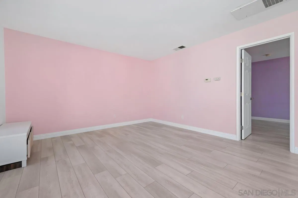 https://cdn.realtyfeed.com/cdn/127/260023808/65d3ea9e59f5c5f41e79fbd4deb06198.webp