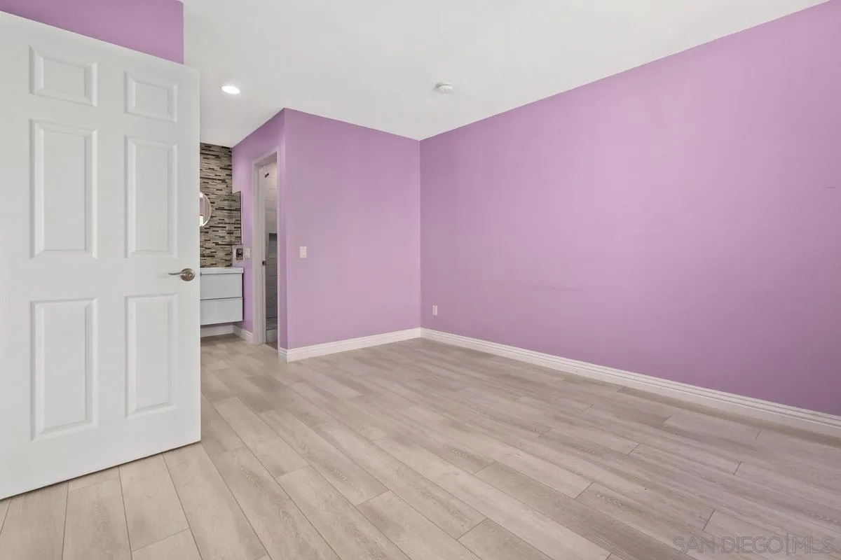 https://cdn.realtyfeed.com/cdn/127/260023808/910ef77f0efddc53ef353eeea5611bab.webp