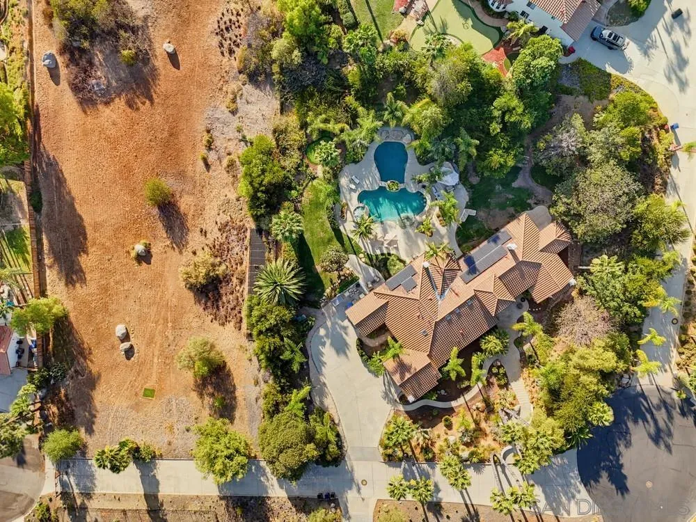 https://cdn.realtyfeed.com/cdn/127/260023811/401842f21b9b11500c67f569ec45442f.webp