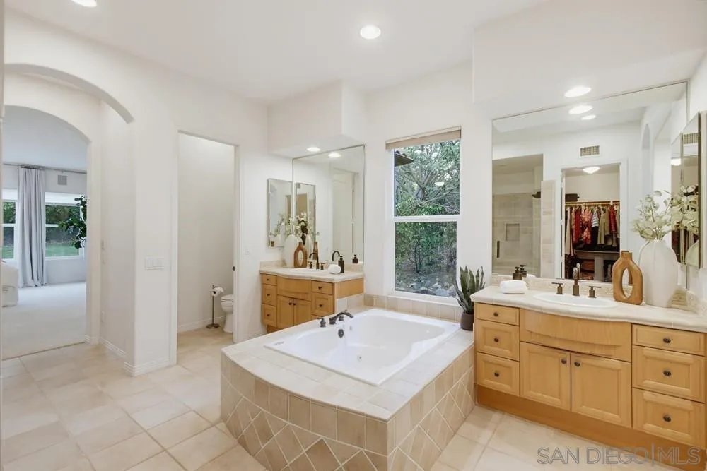 https://cdn.realtyfeed.com/cdn/127/260023811/8943e76284d9bc85a7f267dace83b31e.webp