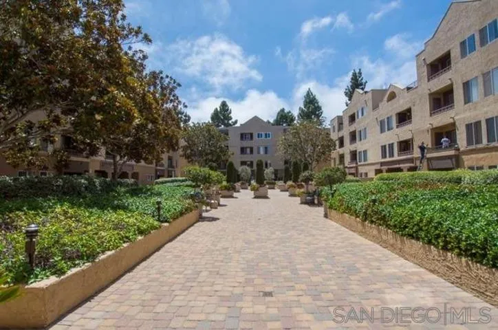 San Diego, CA 92122
