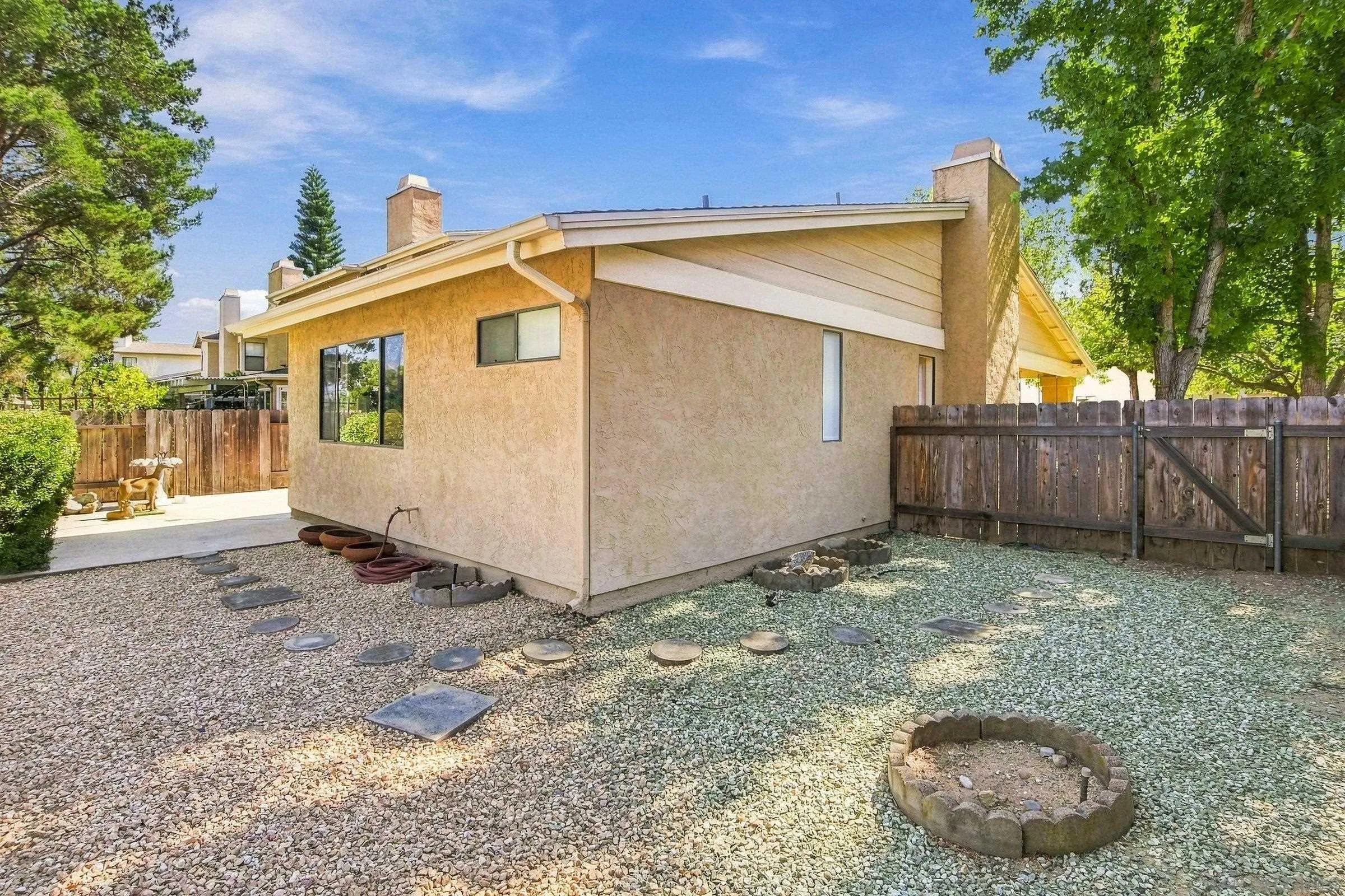 https://cdn.realtyfeed.com/cdn/127/260023821/1bfd52b16bafcedd9e7623e6acefb425.webp