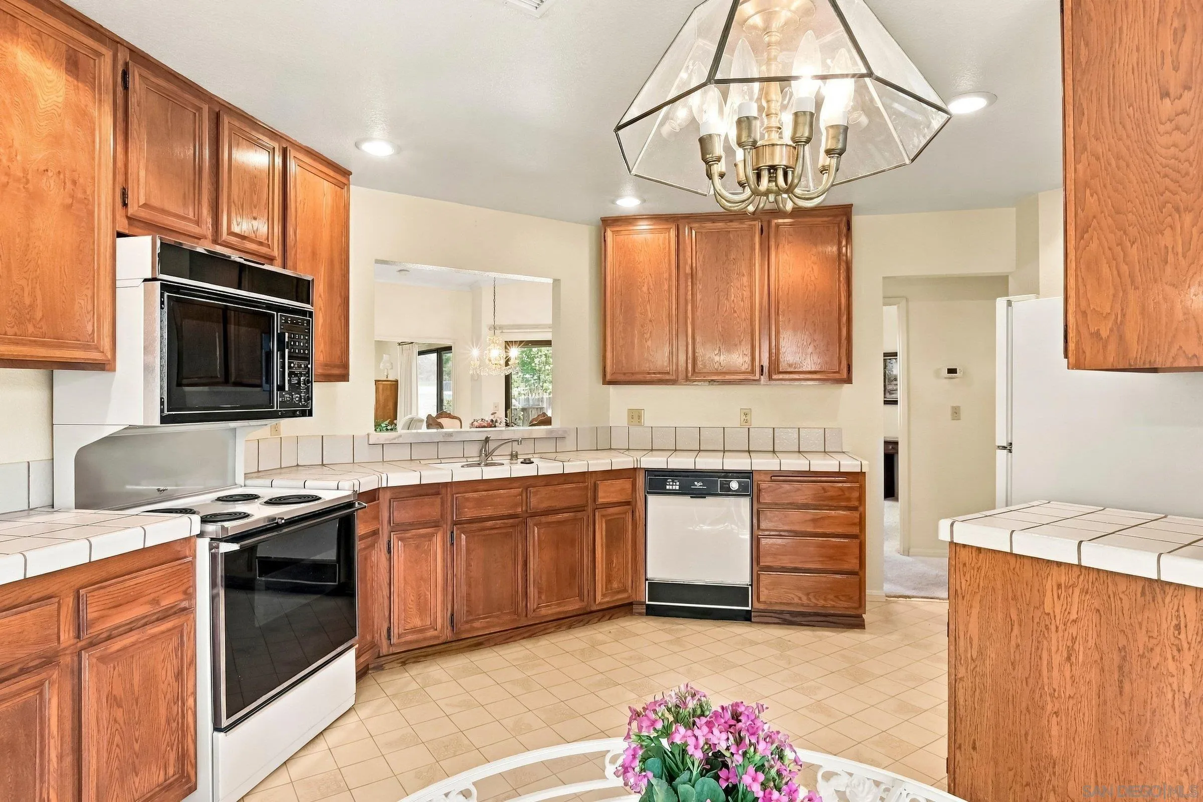 https://cdn.realtyfeed.com/cdn/127/260023821/49e02afd55aa94e551ca3d612f9111a6.webp