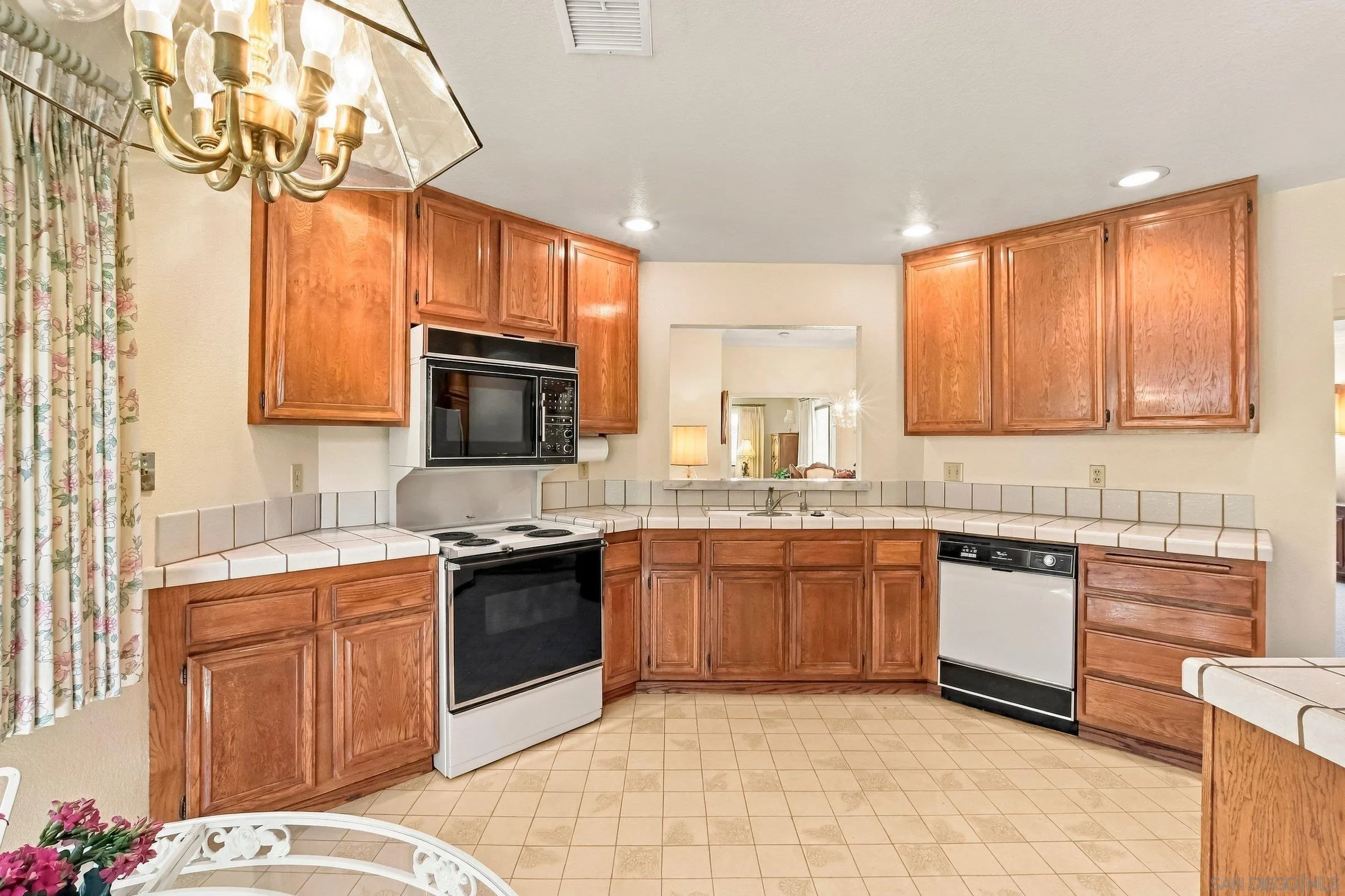 https://cdn.realtyfeed.com/cdn/127/260023821/6d7f706bdb649b3325d3ce302017c4eb.webp