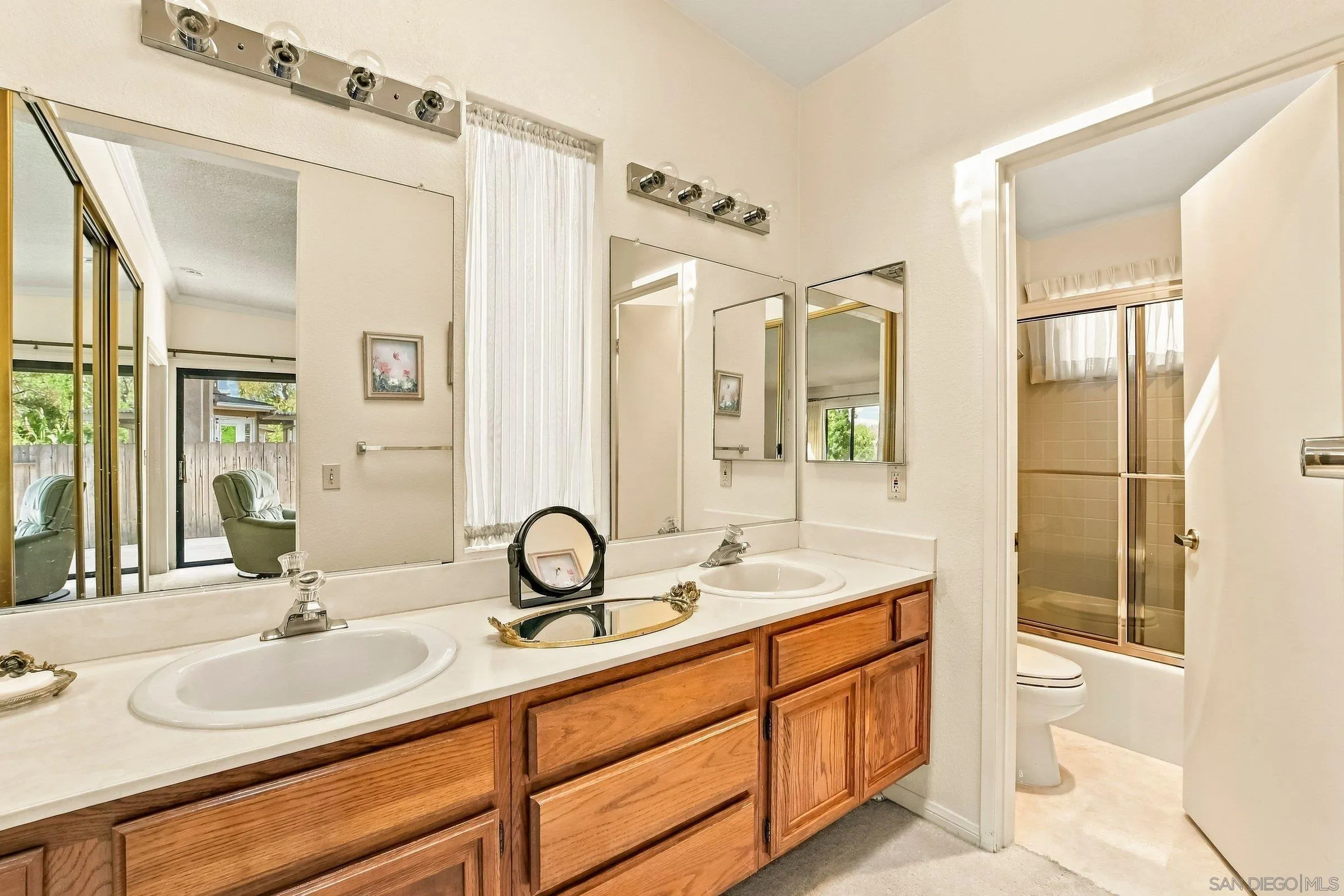 https://cdn.realtyfeed.com/cdn/127/260023821/894c3ce8f4eb857012687b3d3c55e051.webp