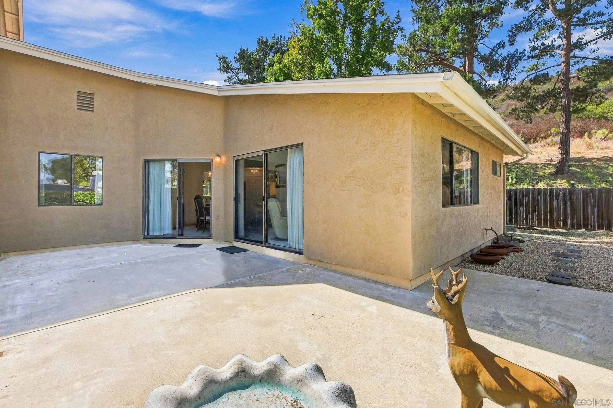 https://cdn.realtyfeed.com/cdn/127/260023821/8e00aafb333ff50b1d79fd59f2b3aec0.webp