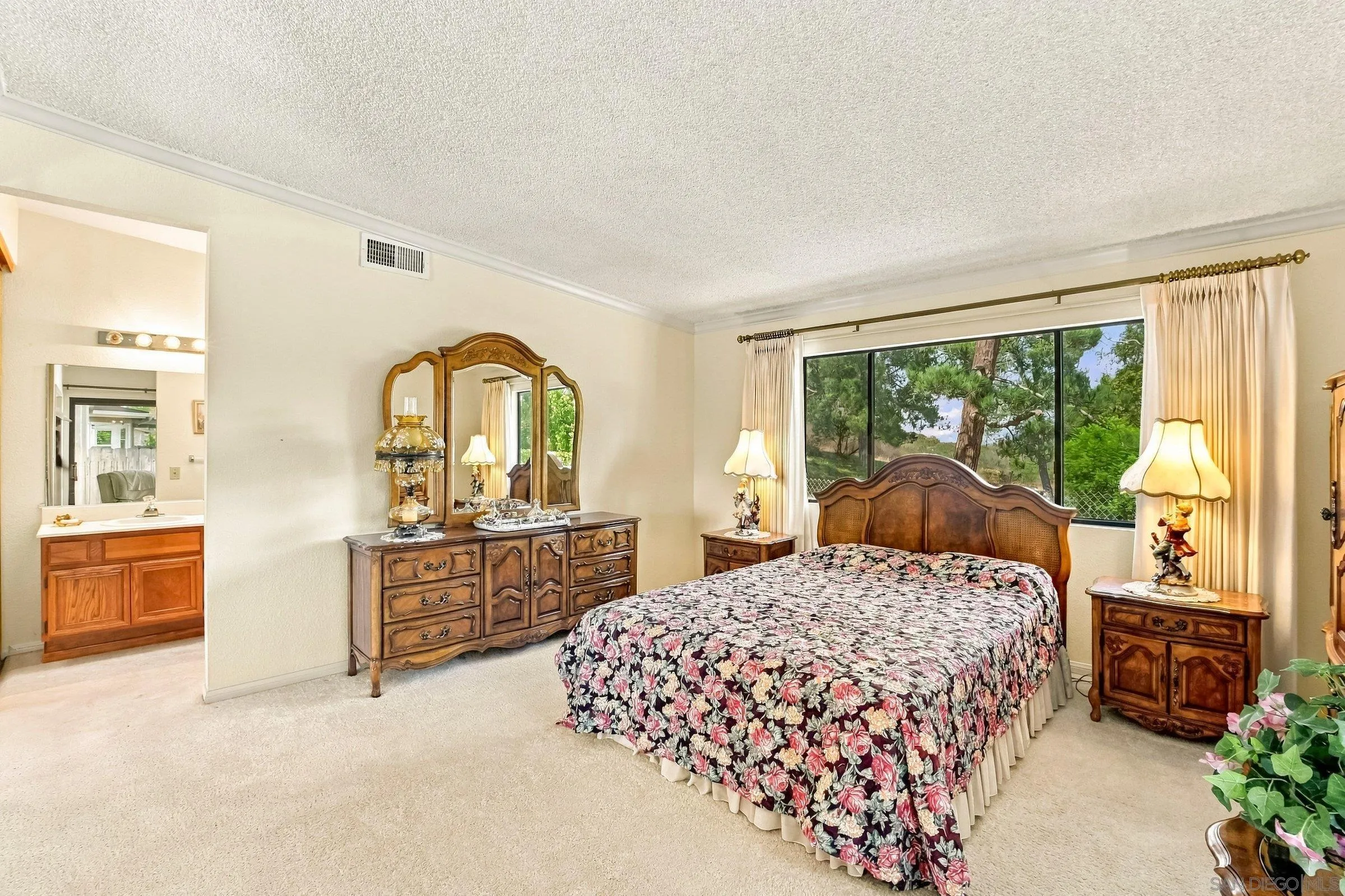 https://cdn.realtyfeed.com/cdn/127/260023821/bb01f220b5ca1624cf4b42a750542117.webp