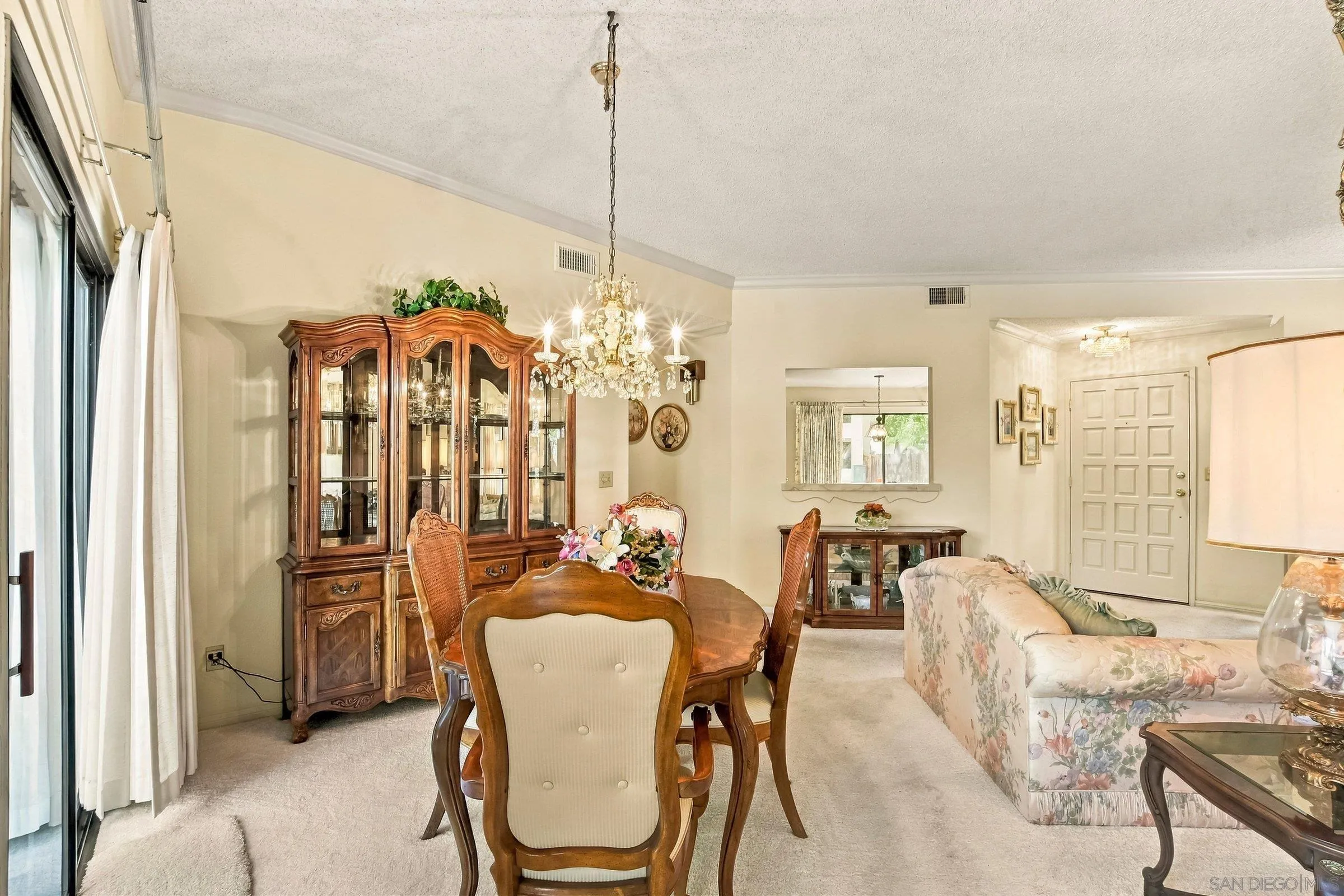 https://cdn.realtyfeed.com/cdn/127/260023821/f8acd923d99a05452f93878fe08ff4a1.webp