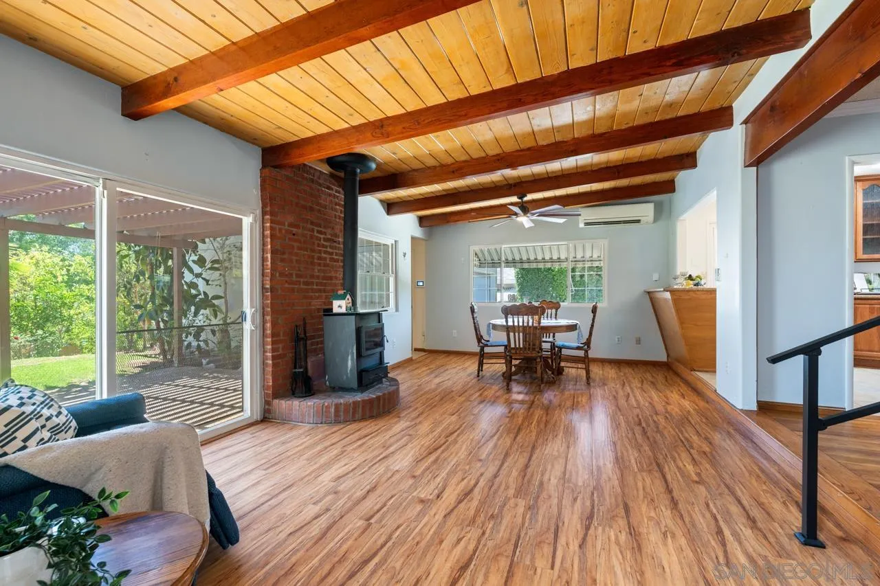 https://cdn.realtyfeed.com/cdn/127/260023836/242f04553233a0cd95dbb321ff80d8c7.webp