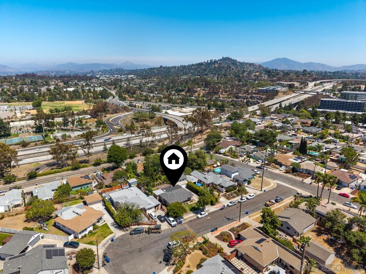 https://cdn.realtyfeed.com/cdn/127/260023836/2c2365b6ceaf217deba78f30c11a78ae.webp