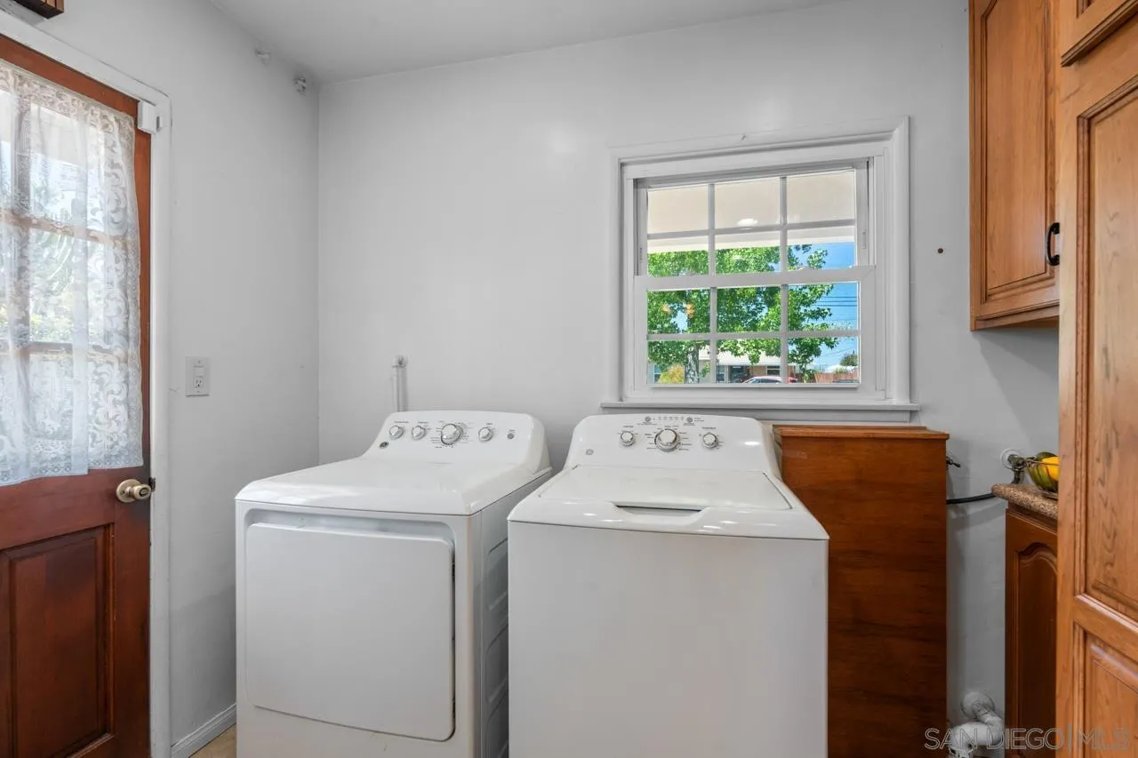 https://cdn.realtyfeed.com/cdn/127/260023836/61a466d94a7ef17be1cb192f03af2e63.webp