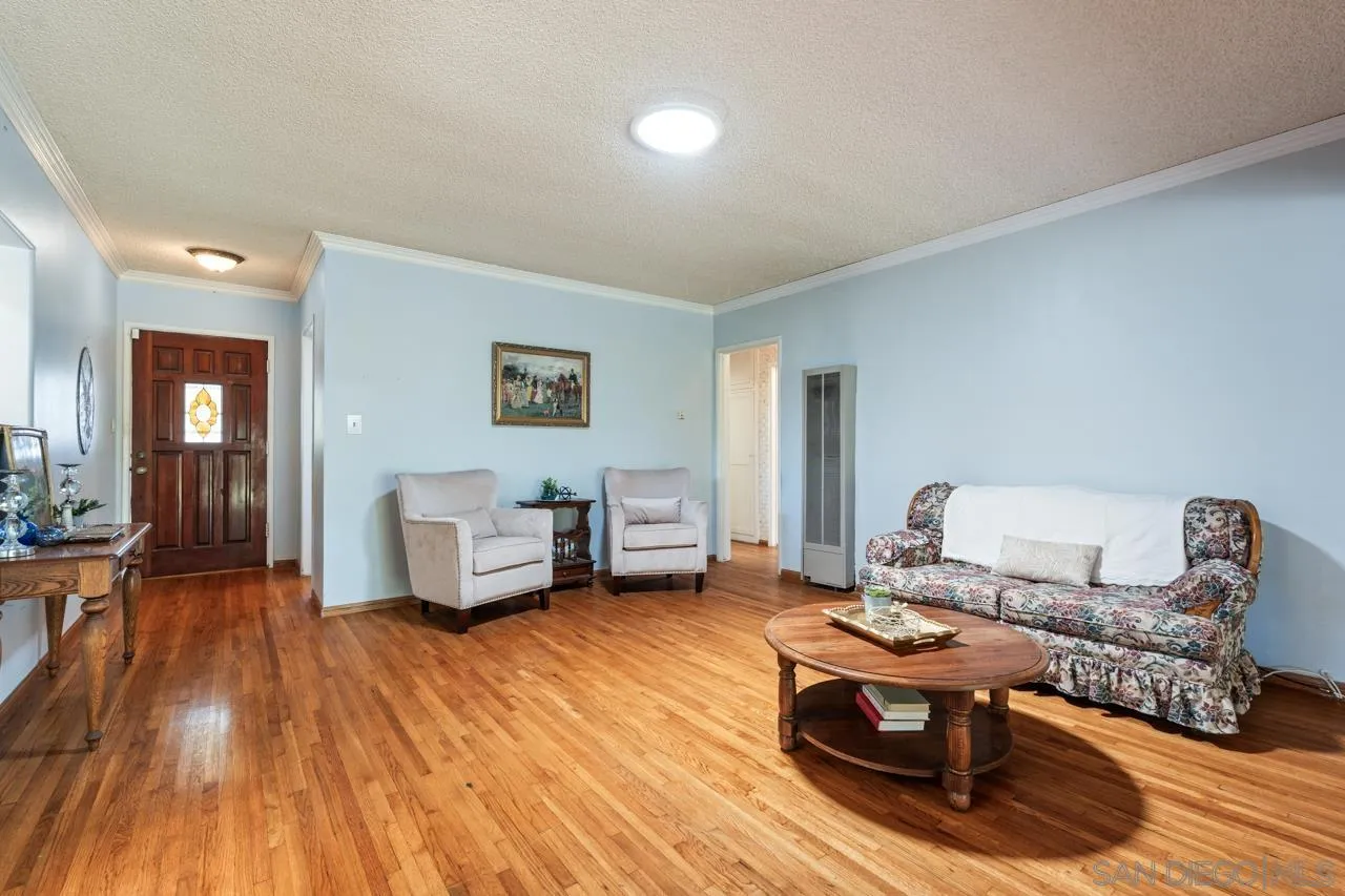 https://cdn.realtyfeed.com/cdn/127/260023836/75b2efb0f3b1b2444bd1763b1cc4d8d0.webp