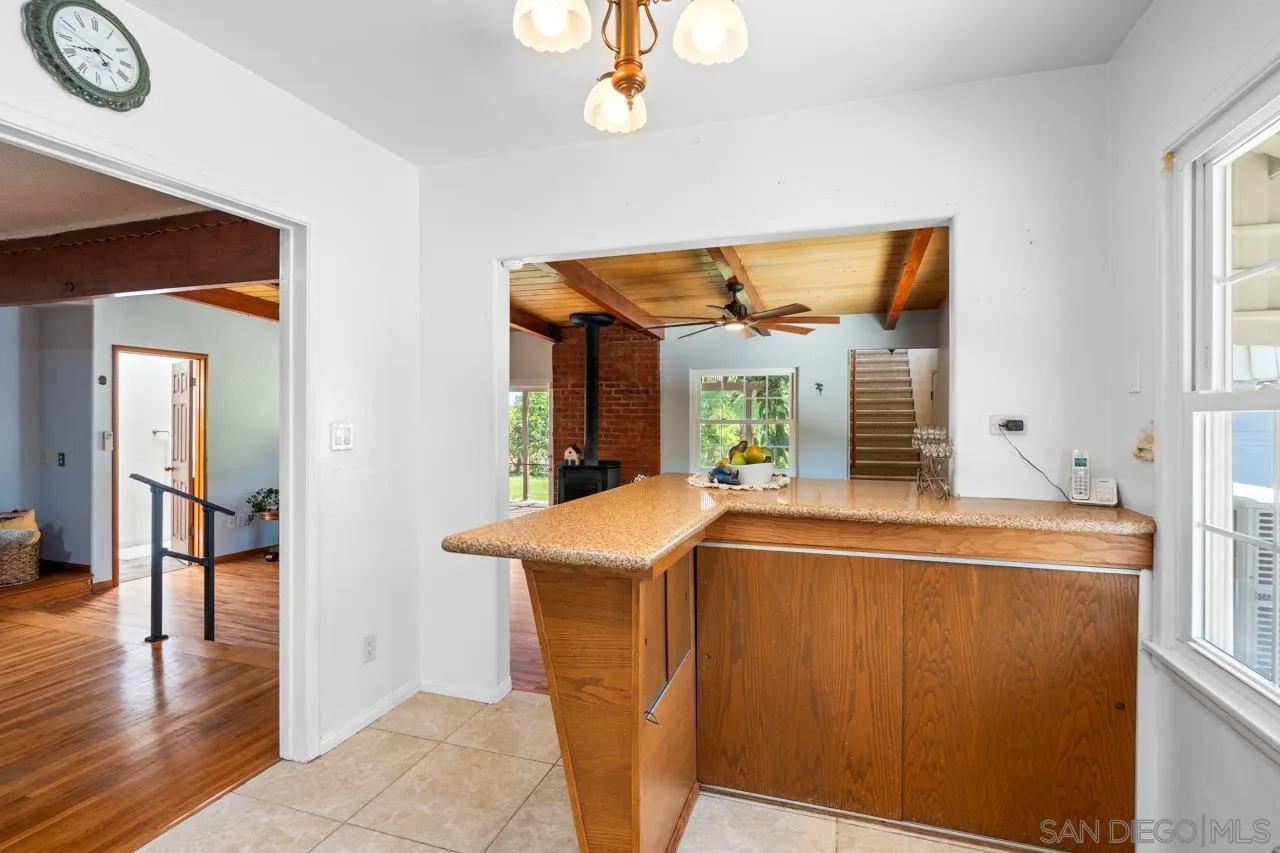 https://cdn.realtyfeed.com/cdn/127/260023836/761e89156a68afbefd7eeeb9aa82e5eb.webp