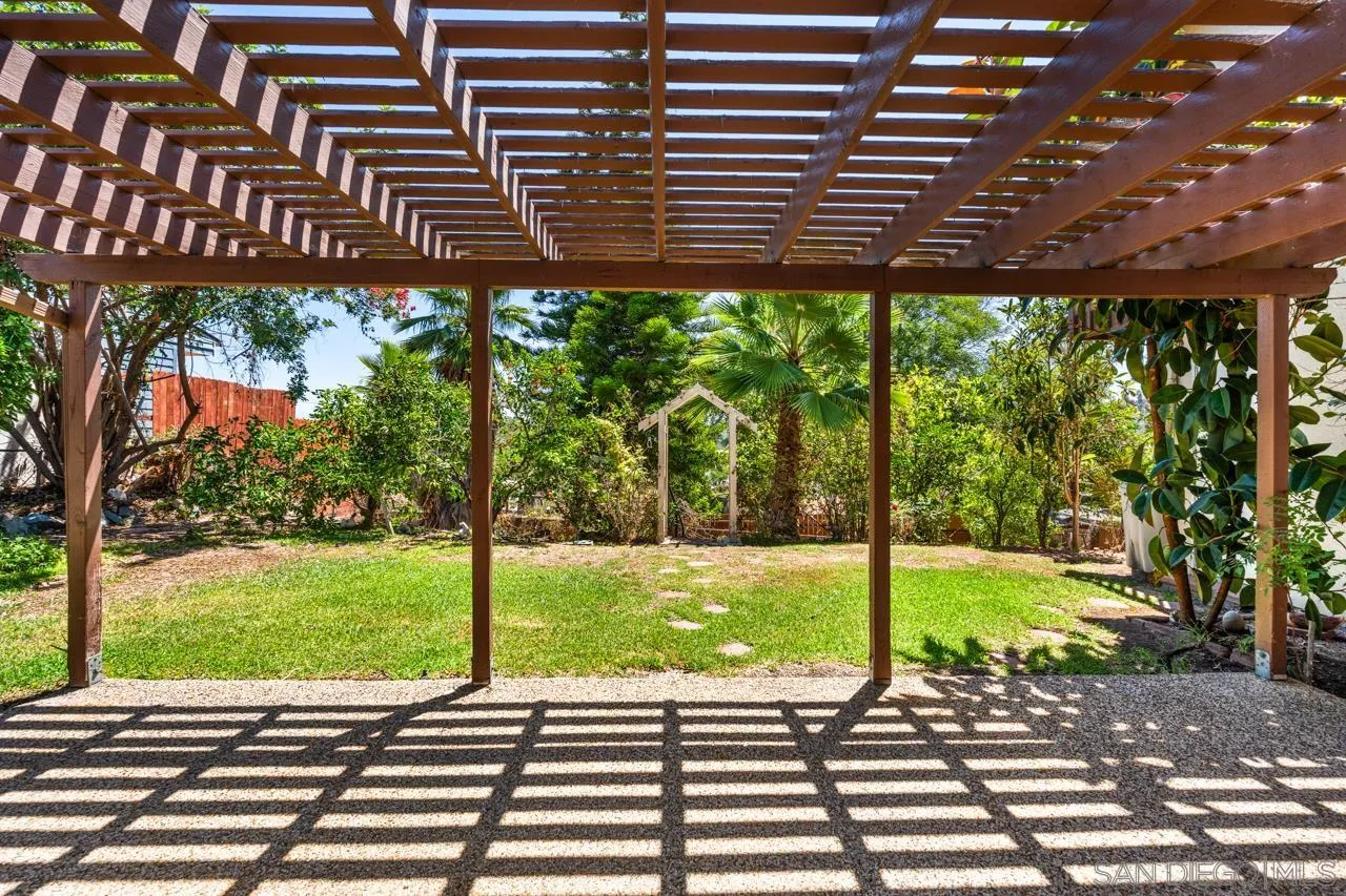 https://cdn.realtyfeed.com/cdn/127/260023836/8effeba4e0f15f270681a0dbc2fa038a.webp