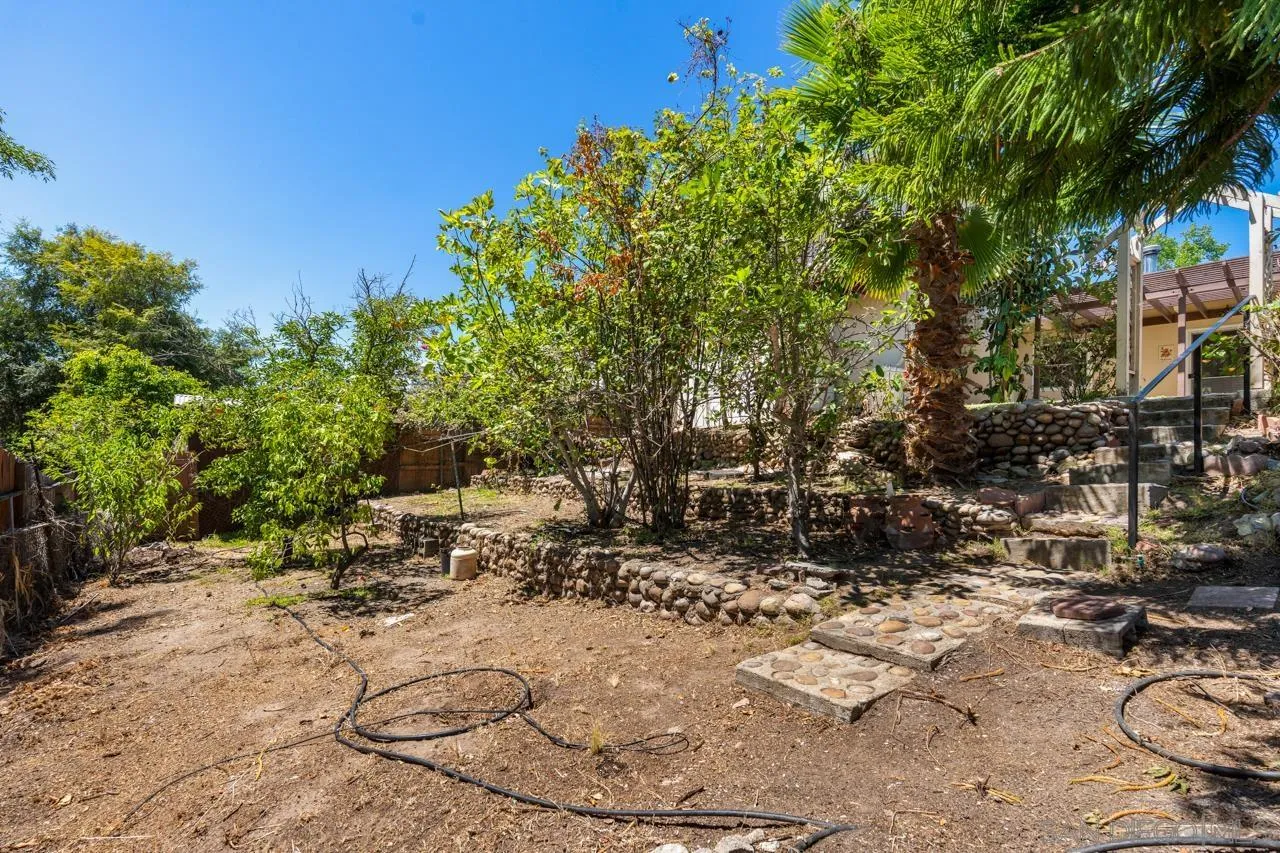 https://cdn.realtyfeed.com/cdn/127/260023836/a96d383eae2eb183b3c72c61738c1b1d.webp