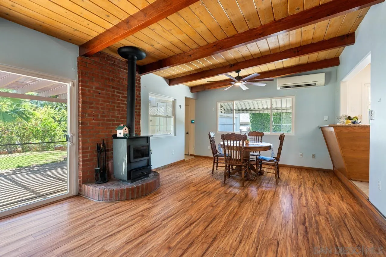 https://cdn.realtyfeed.com/cdn/127/260023836/bfbda1dbd8f0ae648b4d731516add5f2.webp