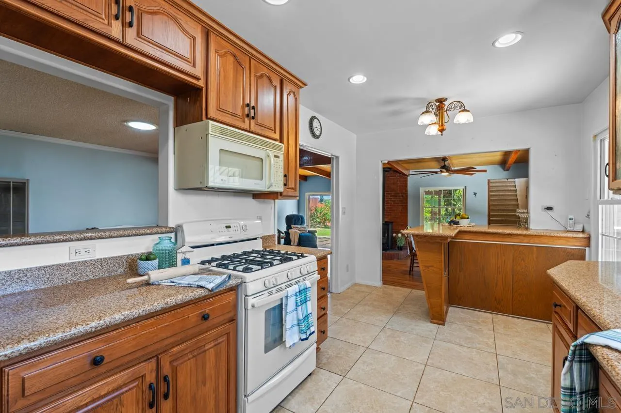 https://cdn.realtyfeed.com/cdn/127/260023836/f5a81ffe1e3828868fbe1cd4854bad23.webp